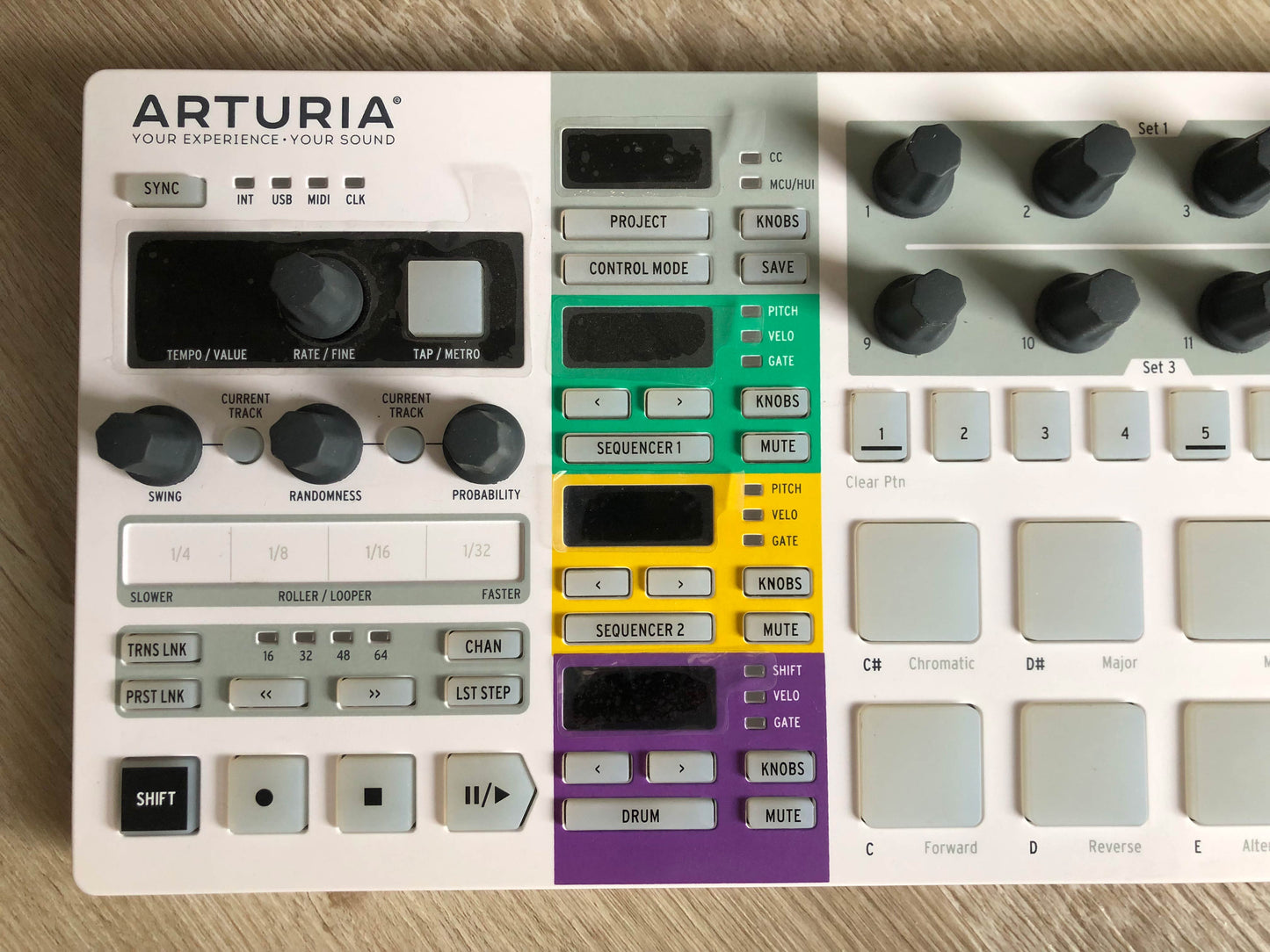 Arturia Beatstep Pro MIDI Controller & Sequencer w/ Original Box + Accessories