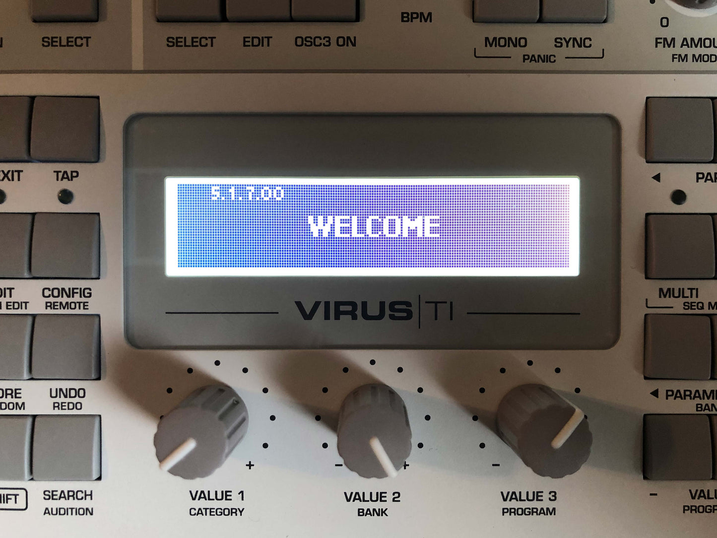 Access Virus TI2 Polar Nice and Clean (B-Stock) w/ Original Box, Power Cable + USB