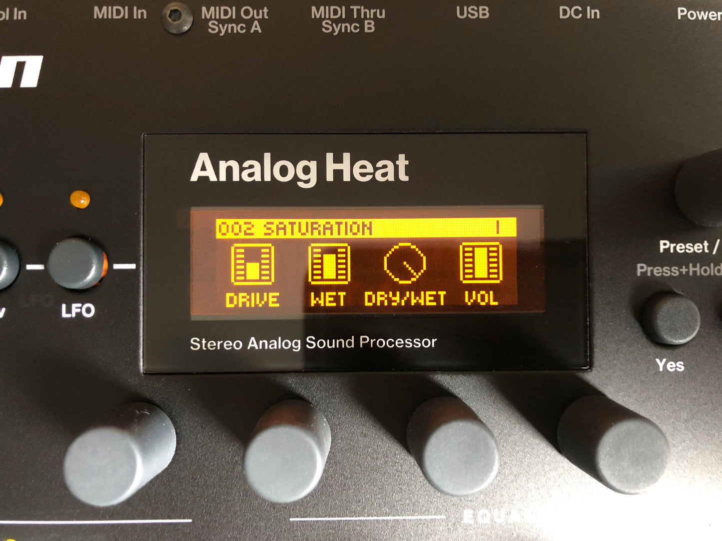 Elektron Analog Heat MKI Near-Mint w/ OG Box, PSU + New 6ft USB Cable