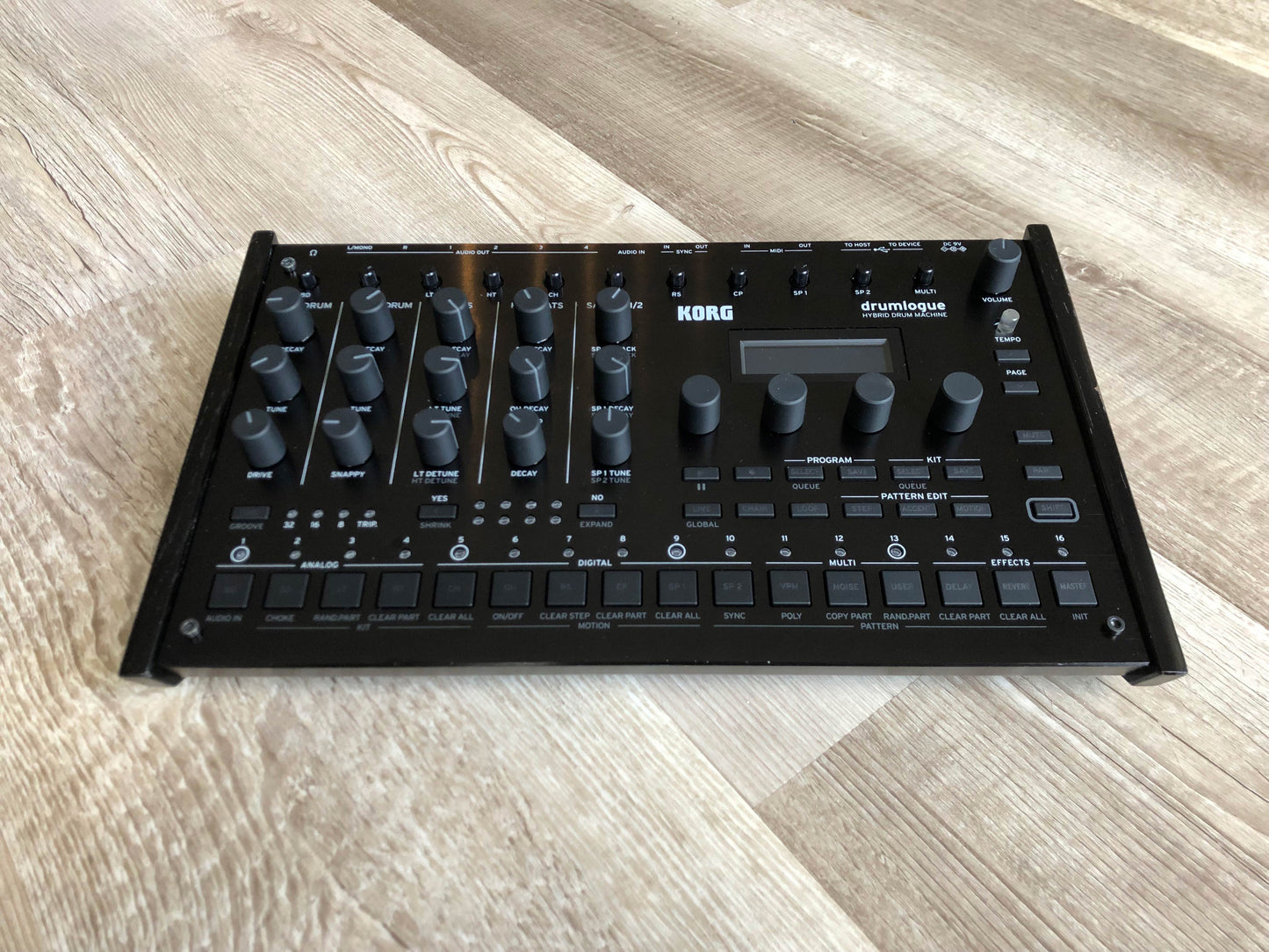 Korg Drumlogue Hybrid Drum Machine w/ OG PSU