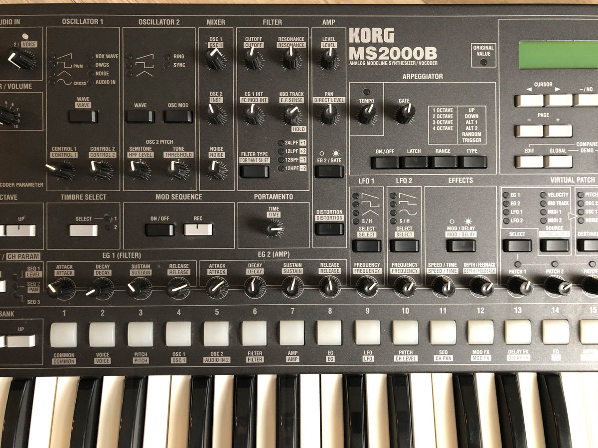 Korg MS2000B Gorgeous w/ Original Mic + PSU