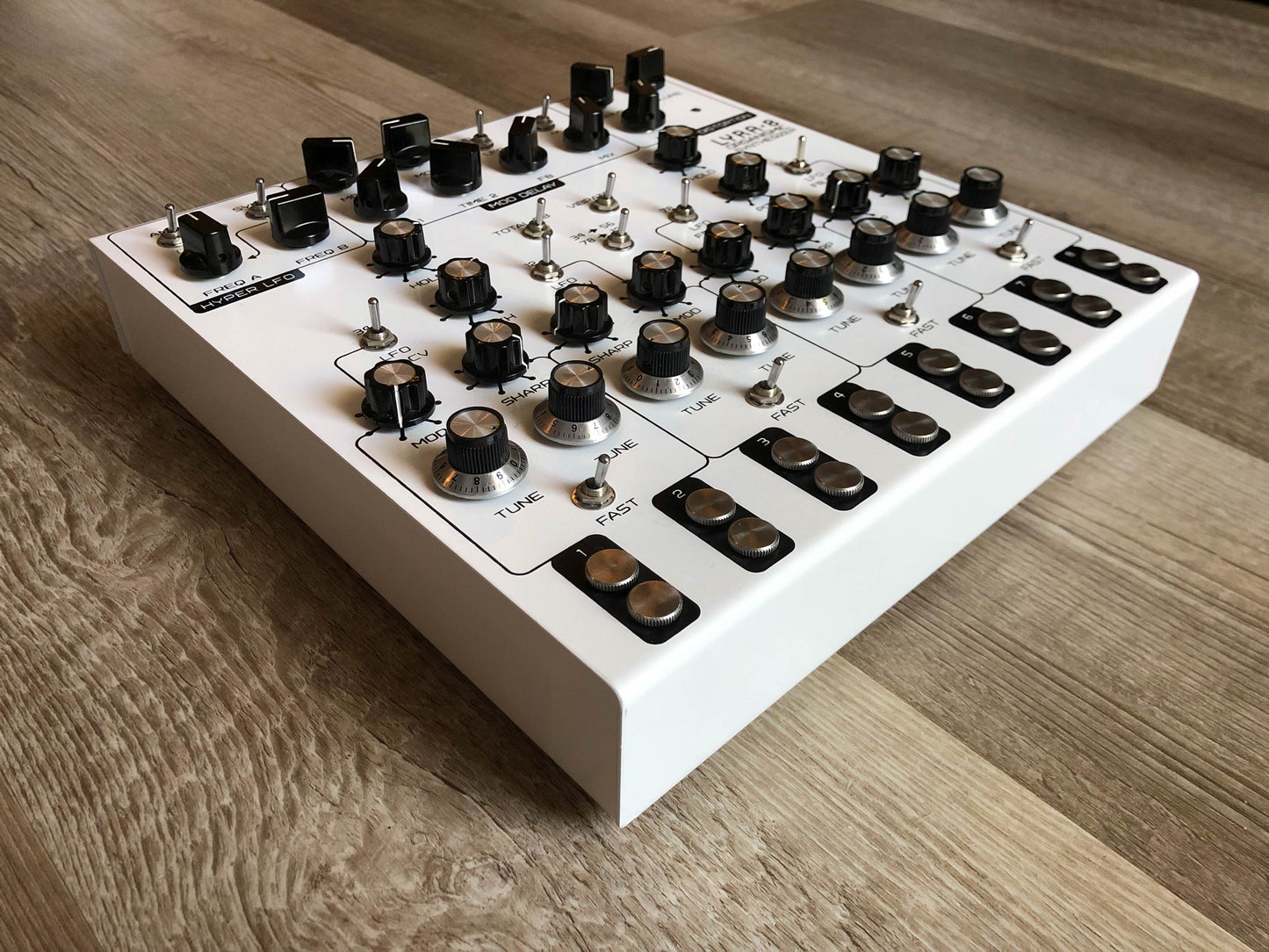 SOMA Laboratory Lyra-8 Organismic Synthesizer (White) w/ Original Box