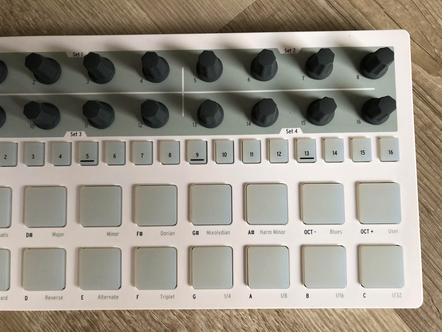 Arturia Beatstep Pro MIDI Controller & Sequencer w/ Original Box + Accessories