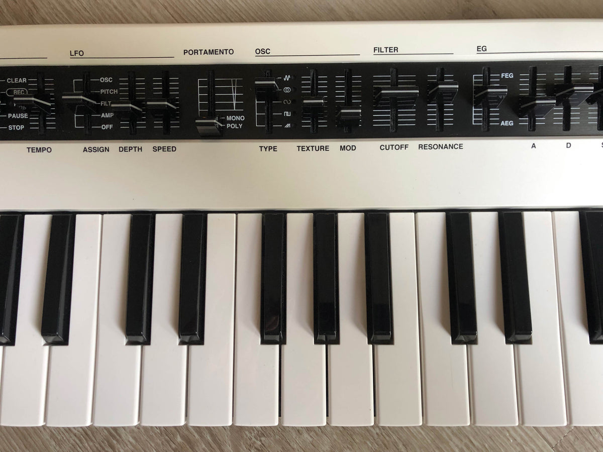 Yamaha Reface CS Mobile Mini Vintage Synth /w OG Box + PSU