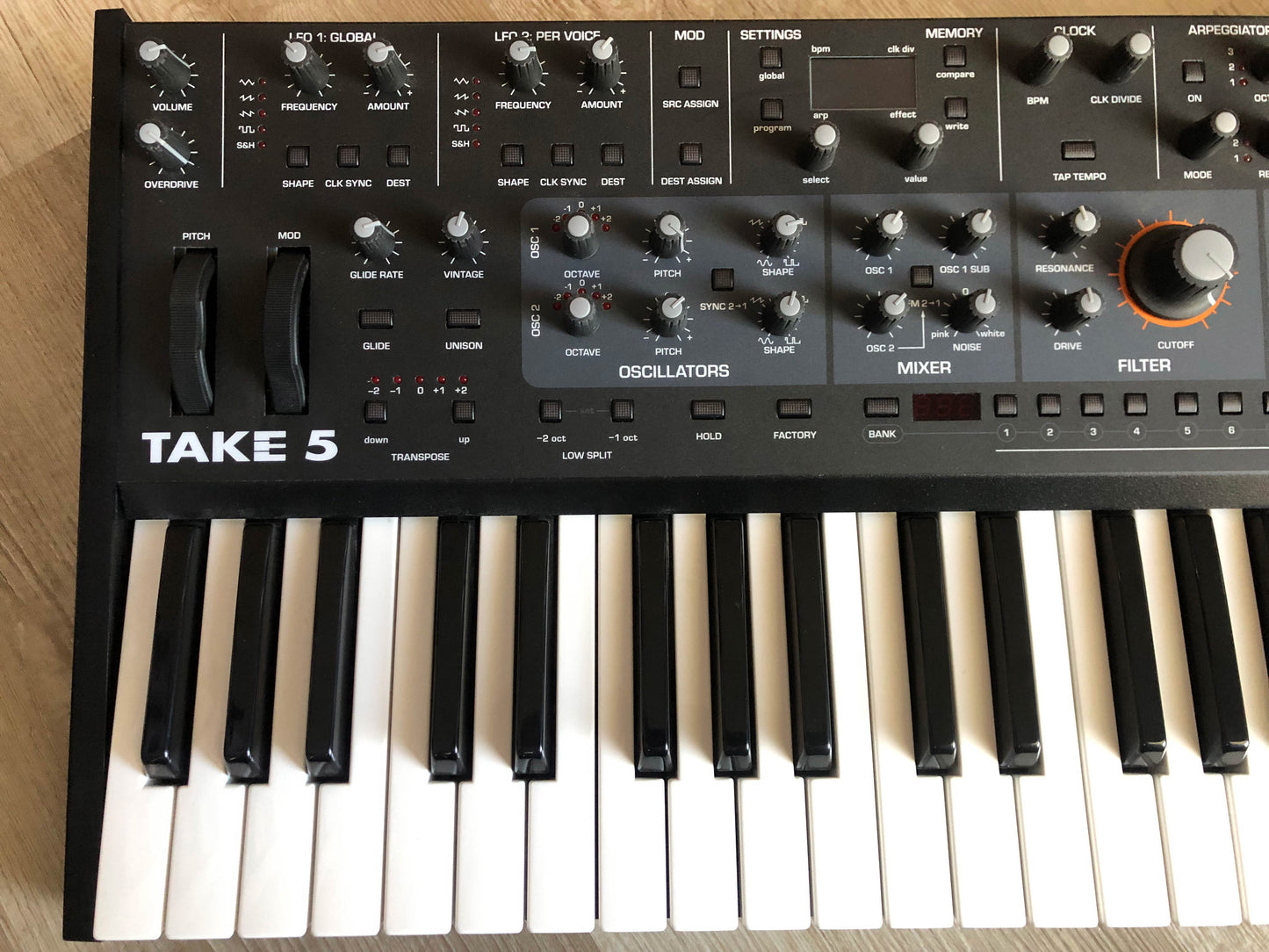 Sequential Take 5 Compact Polyphonic Analog Synthesizer w/ OG Box