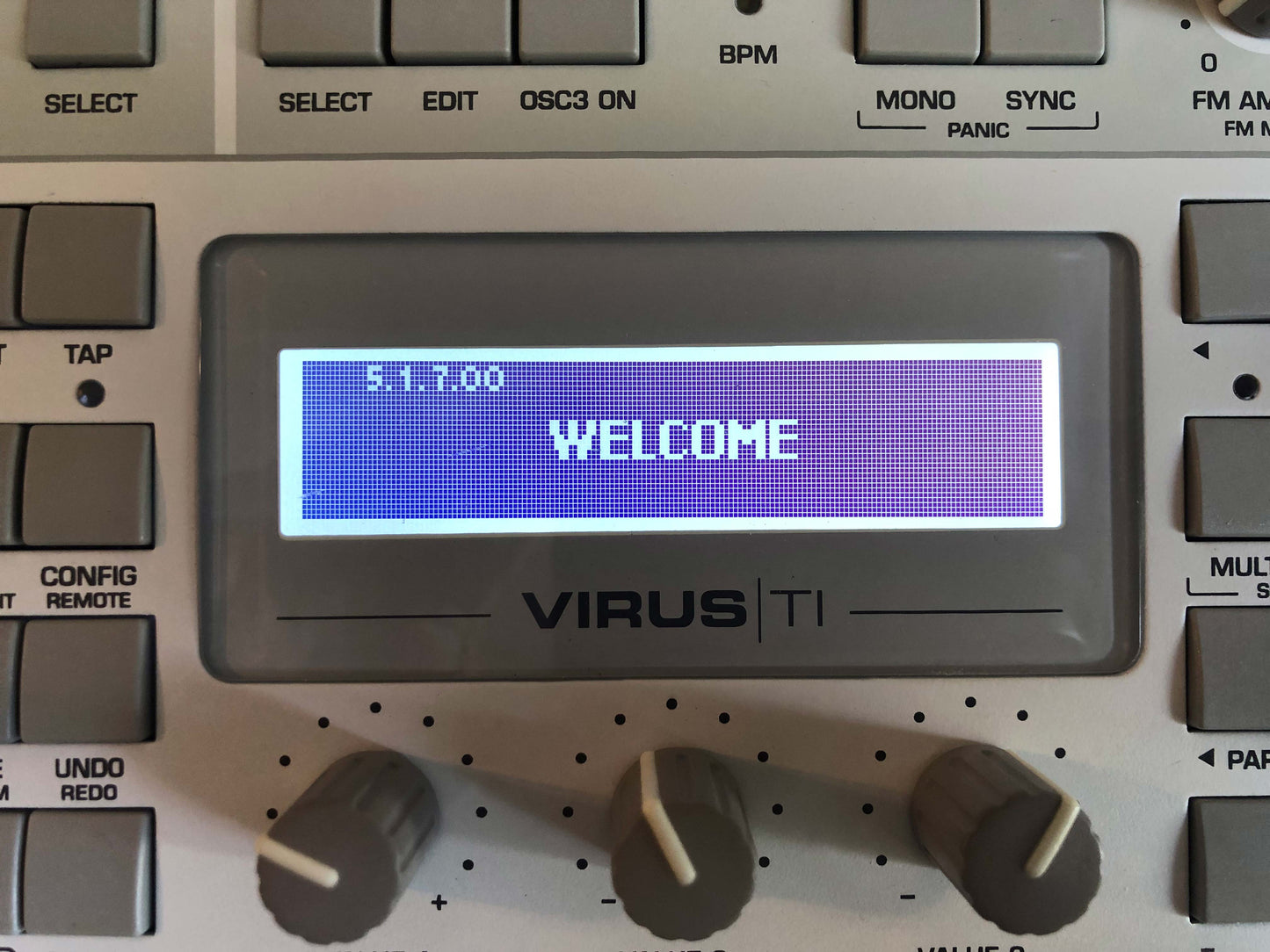 Access Virus TI2 Polar Nice and Clean w/ Power + USB Cable