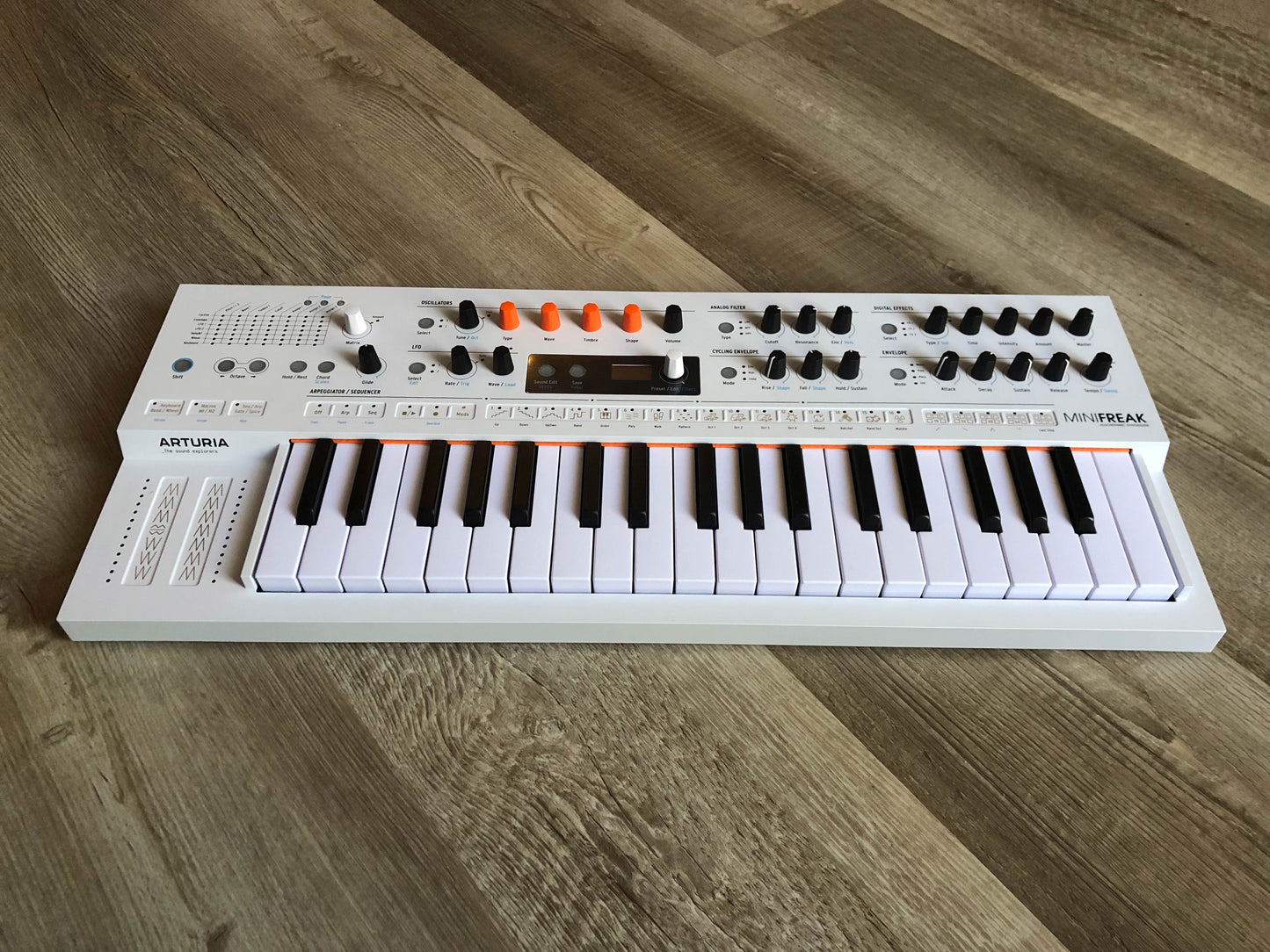 Arturia MiniFreak Vocoder Edition Hybrid Synthesizer w/ OG Box + Mic