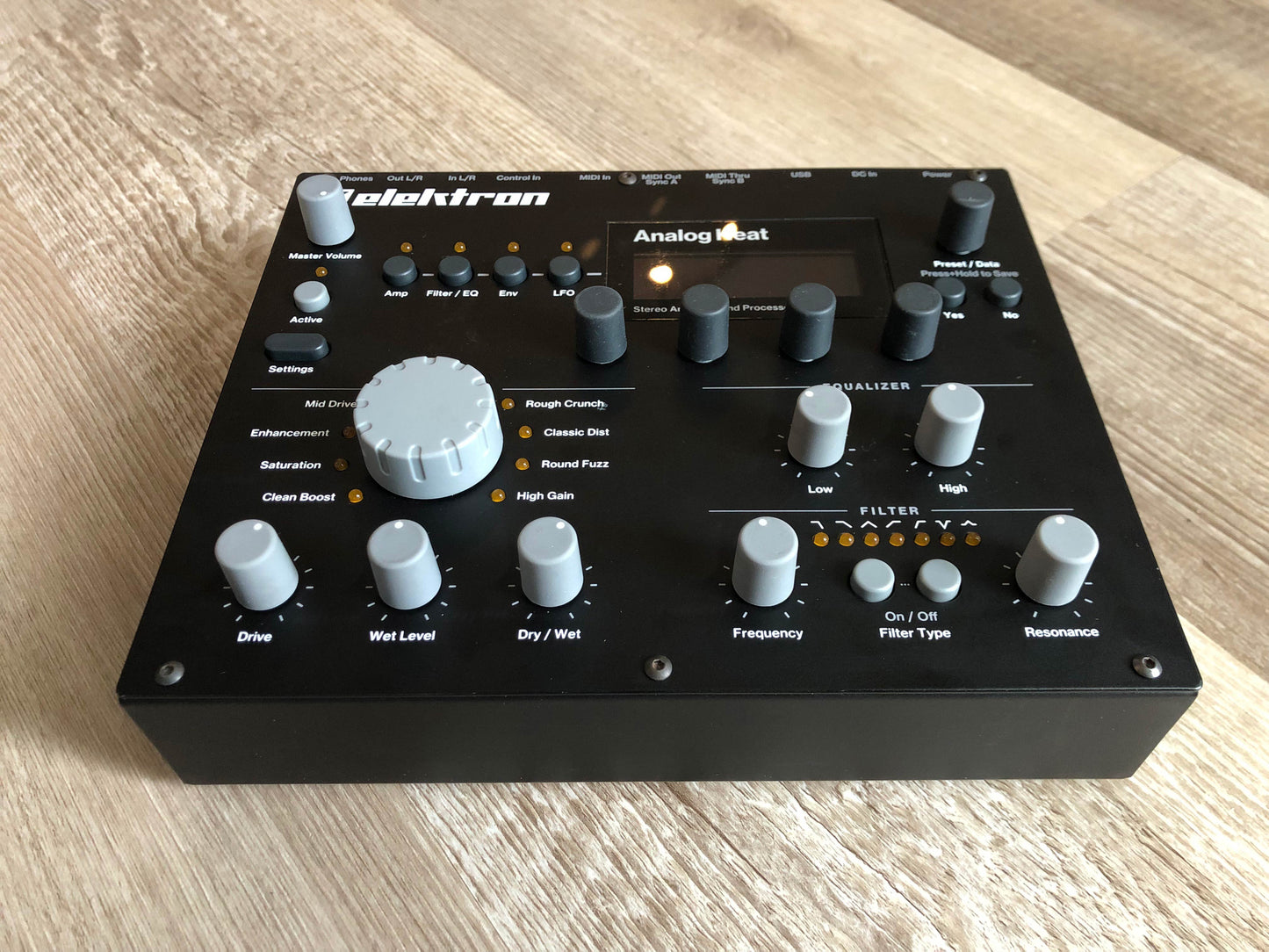 Elektron Analog Heat MKI w/ OG PSU + Quality Aftermarket USB Cable