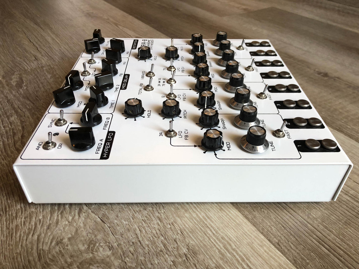 SOMA Laboratory Lyra-8 Organismic Synthesizer (White) w/ Original Box
