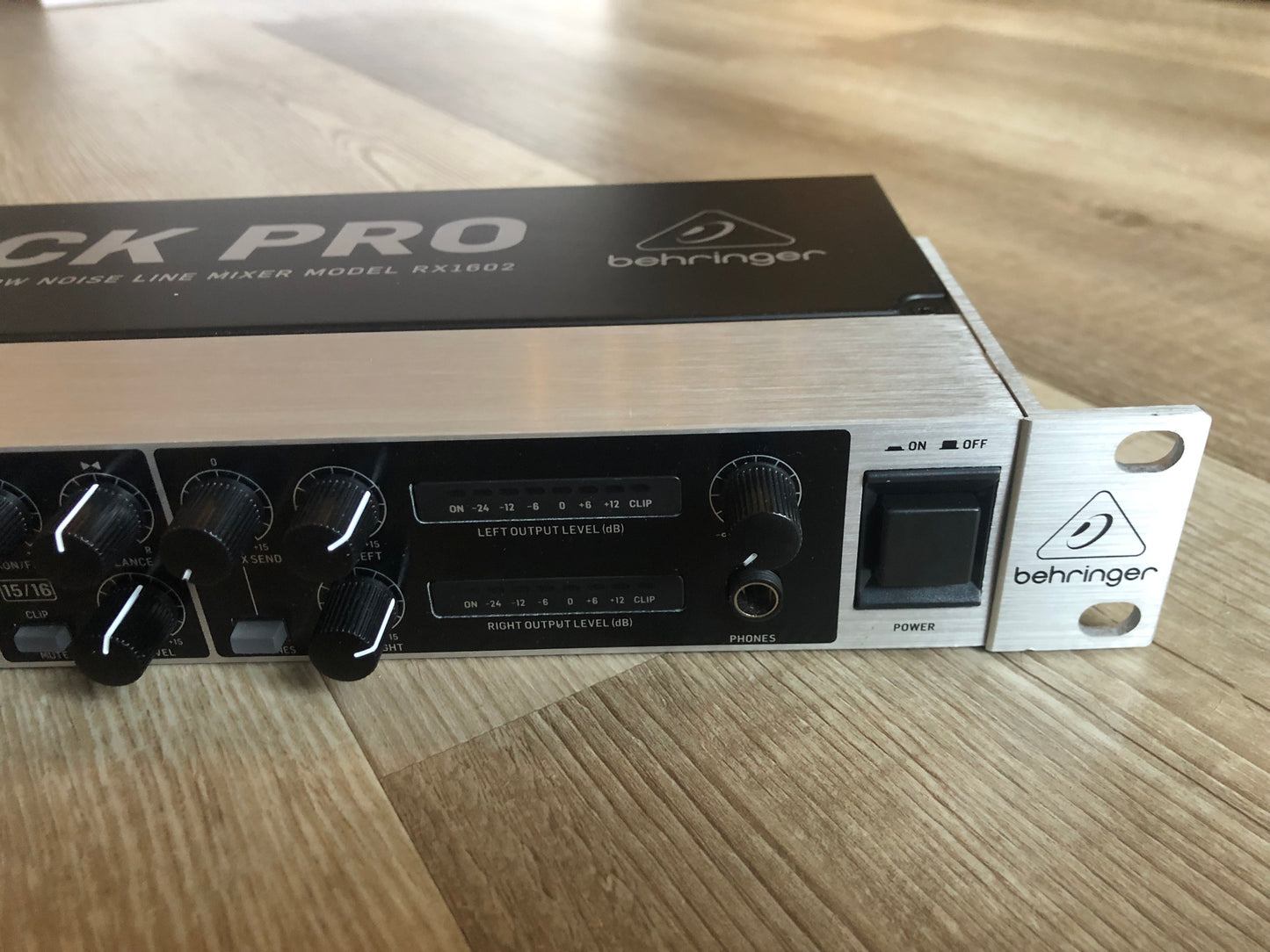 Behringer RX1602 16-Input Ultra-Low Noise Line Mixer (V1)
