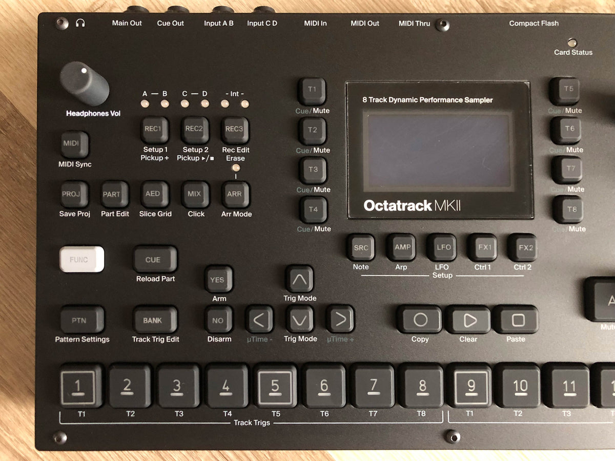 Elektron Octatrack MKII Black Like-New w/ OG Box, PSU, USB Cable + 32 GB Card
