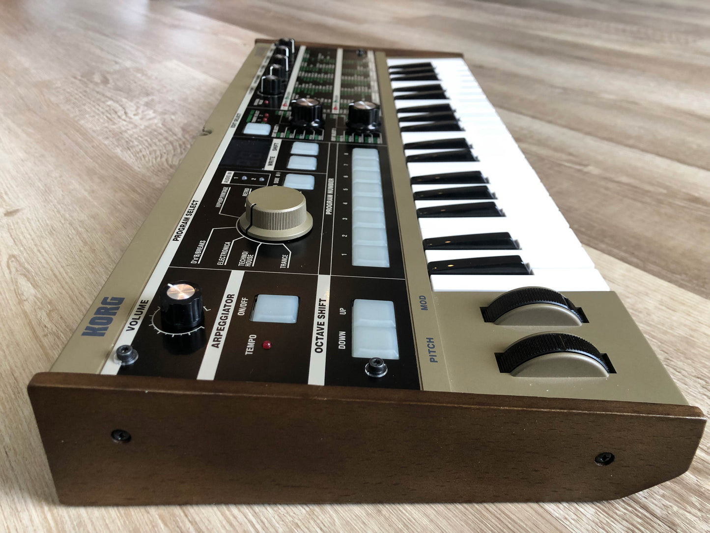 MicroKorg w/ Aftermarket Power Supply (no Mic / no Battery Power)