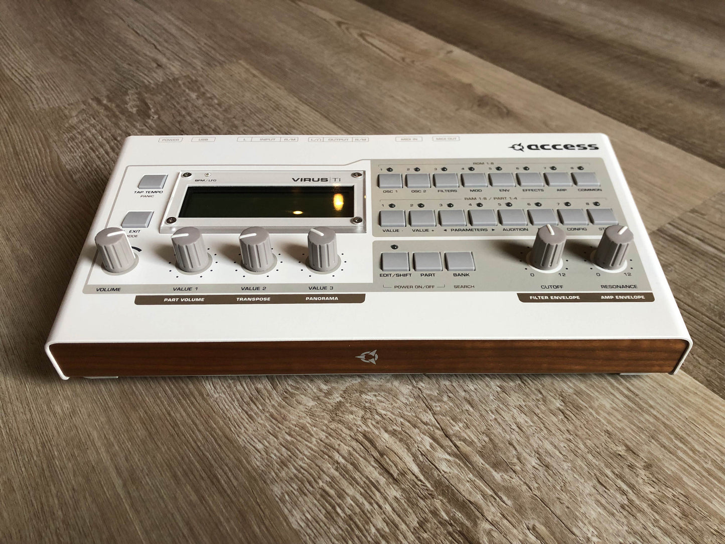 Access Virus TI Snow Minty w/ New PSU + New HQ USB Cable