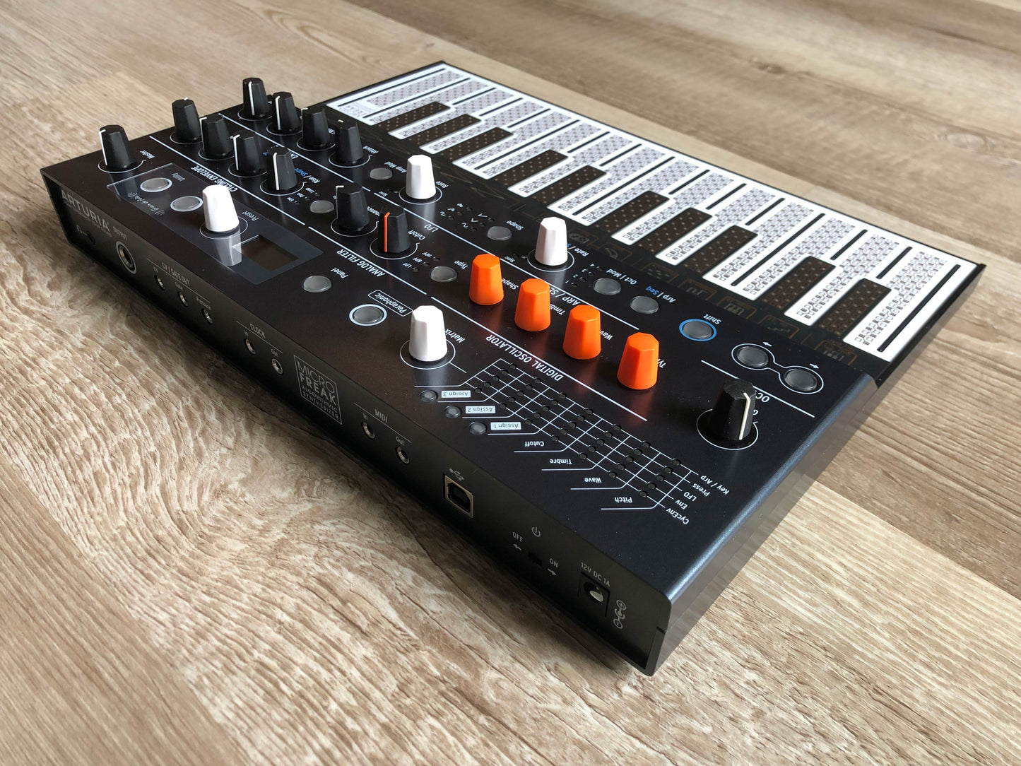 Arturia MicroFreak 25-Key Hybrid Synthesizer w/ OG PSU