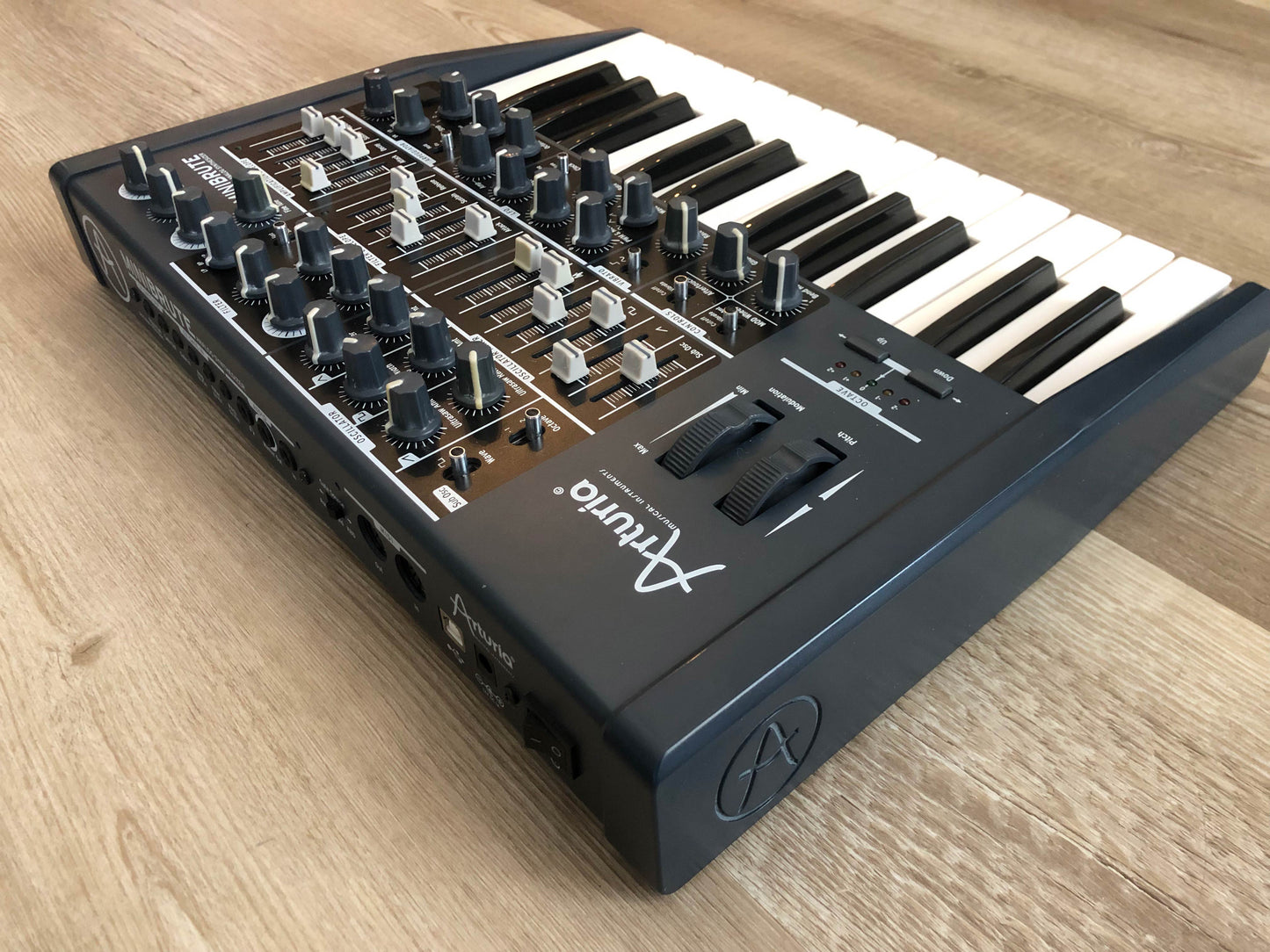 Arturia MiniBrute Analog Synthesizer, Excellent Condition (Not Sticky!) w/ PSU