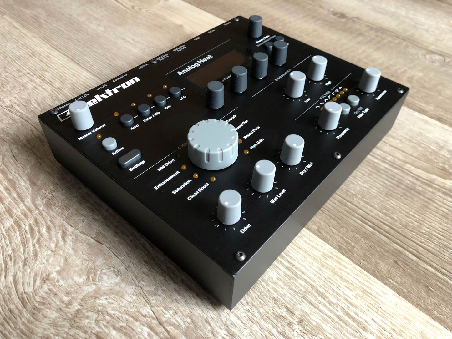 Elektron Analog Heat MKI Near-Mint w/ OG Box, PSU + New 6ft USB Cable