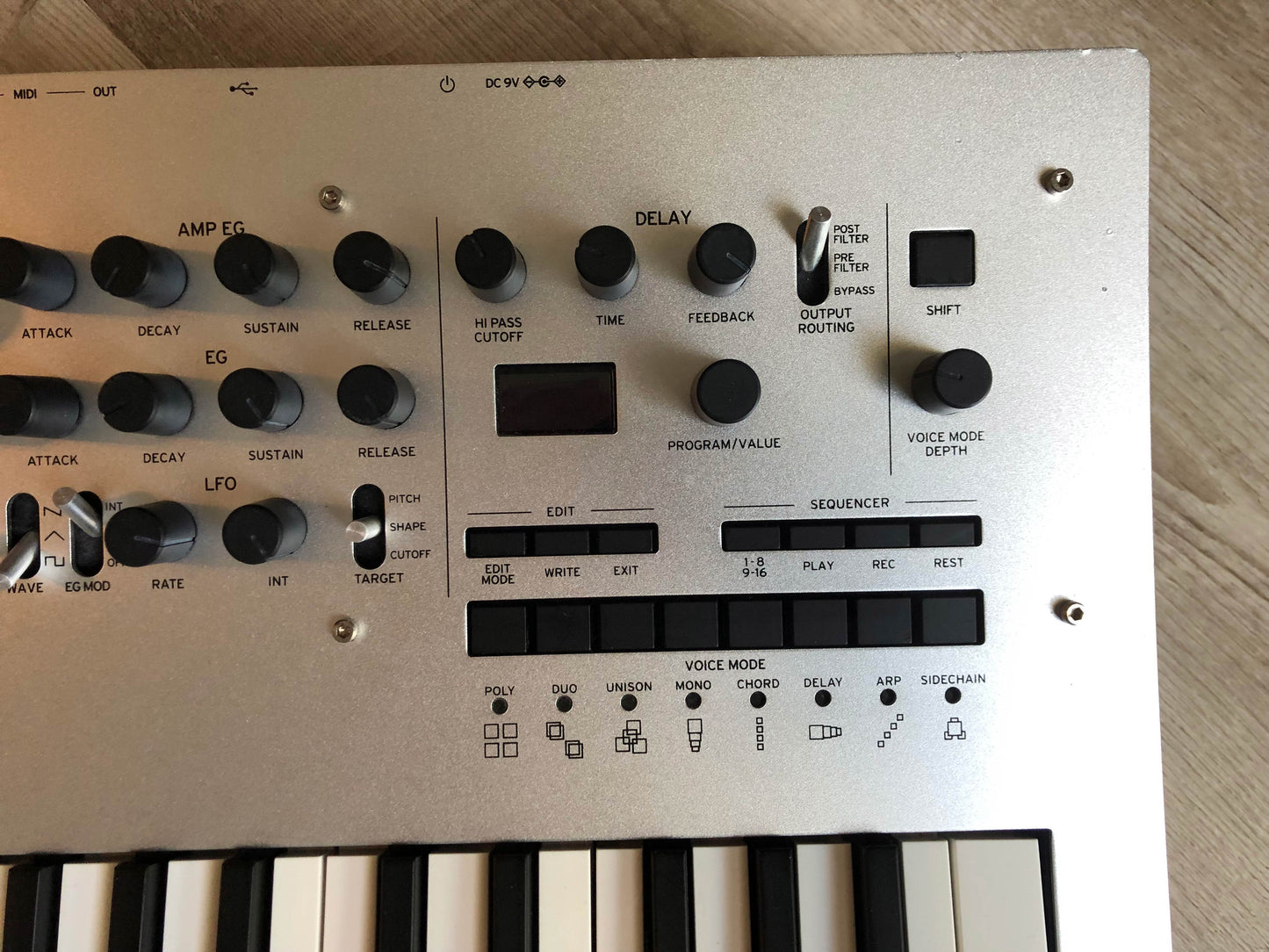 Budget Korg Minilogue Analog Synthesizer w/ Power Supply