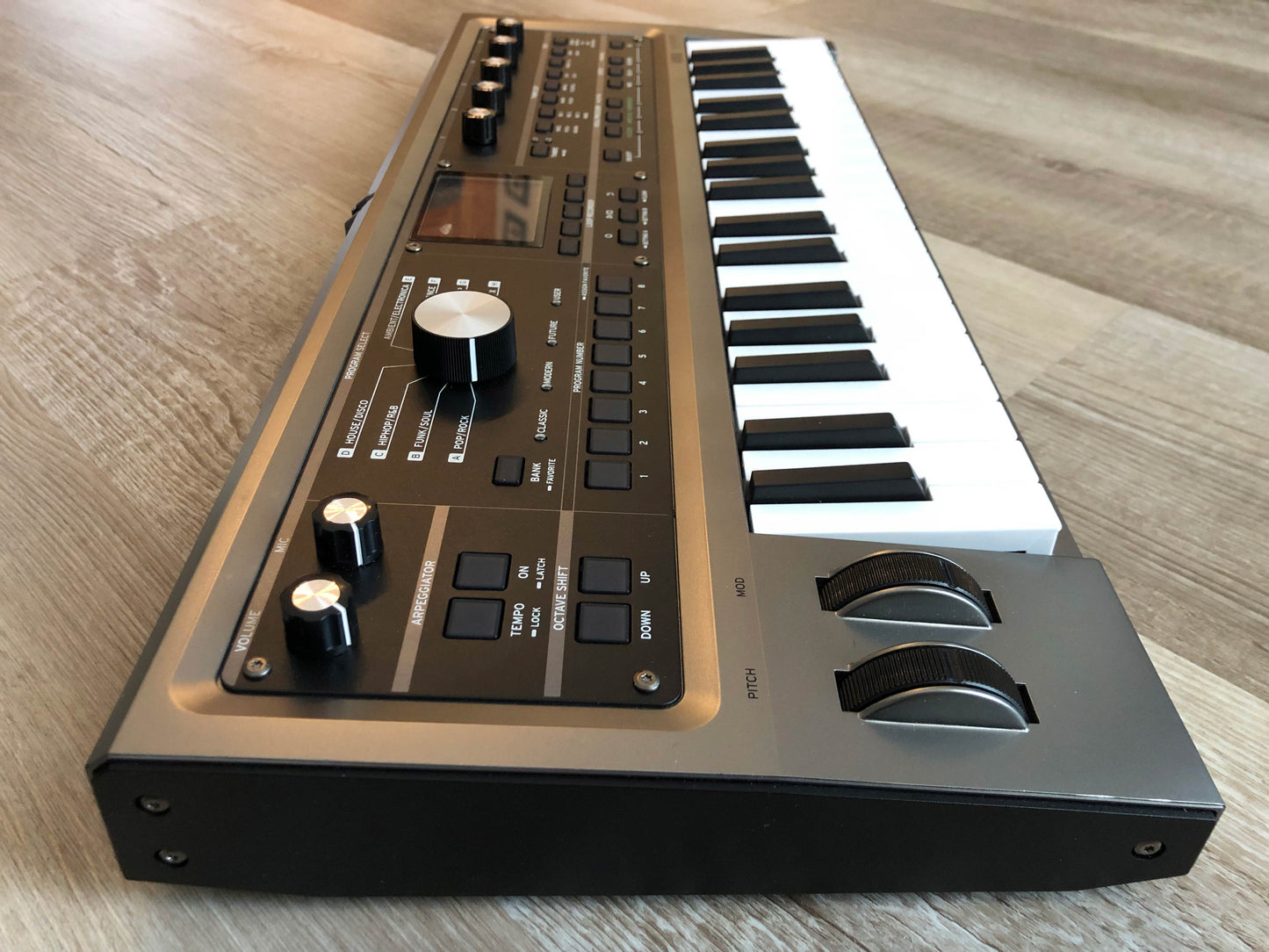 MicroKorg 2 Synthesizer & Vocoder w/ OG Mic, PSU + Quick Start Guide