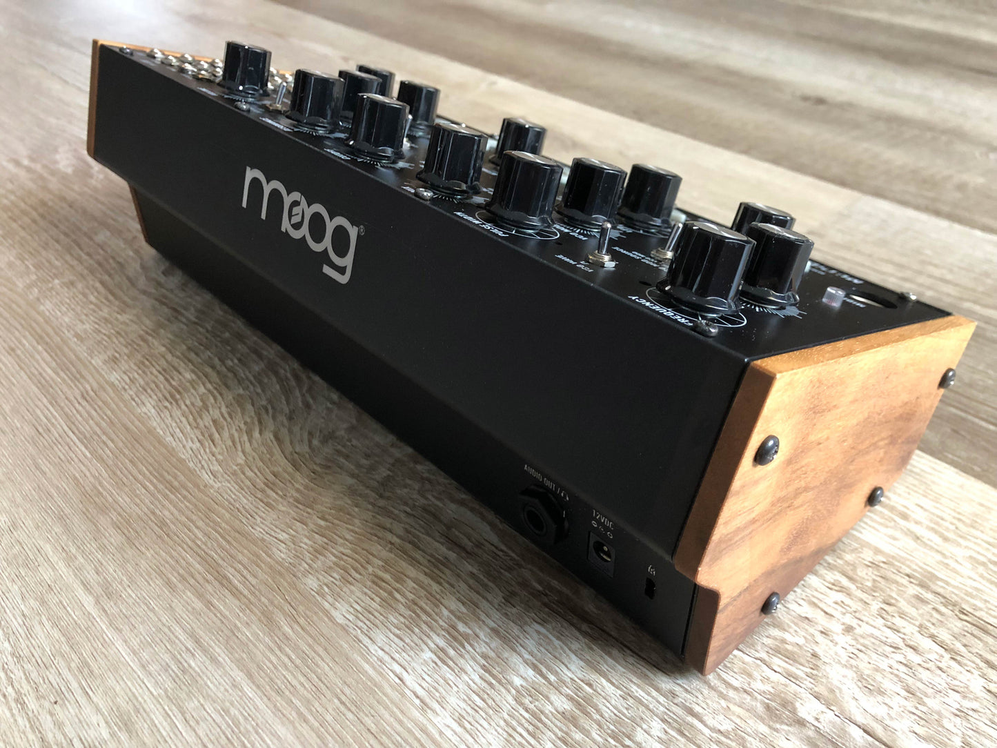 Moog Mother-32 Semi-Modular Analog Synthesizer Manual, 7 Patch Cables + PSU