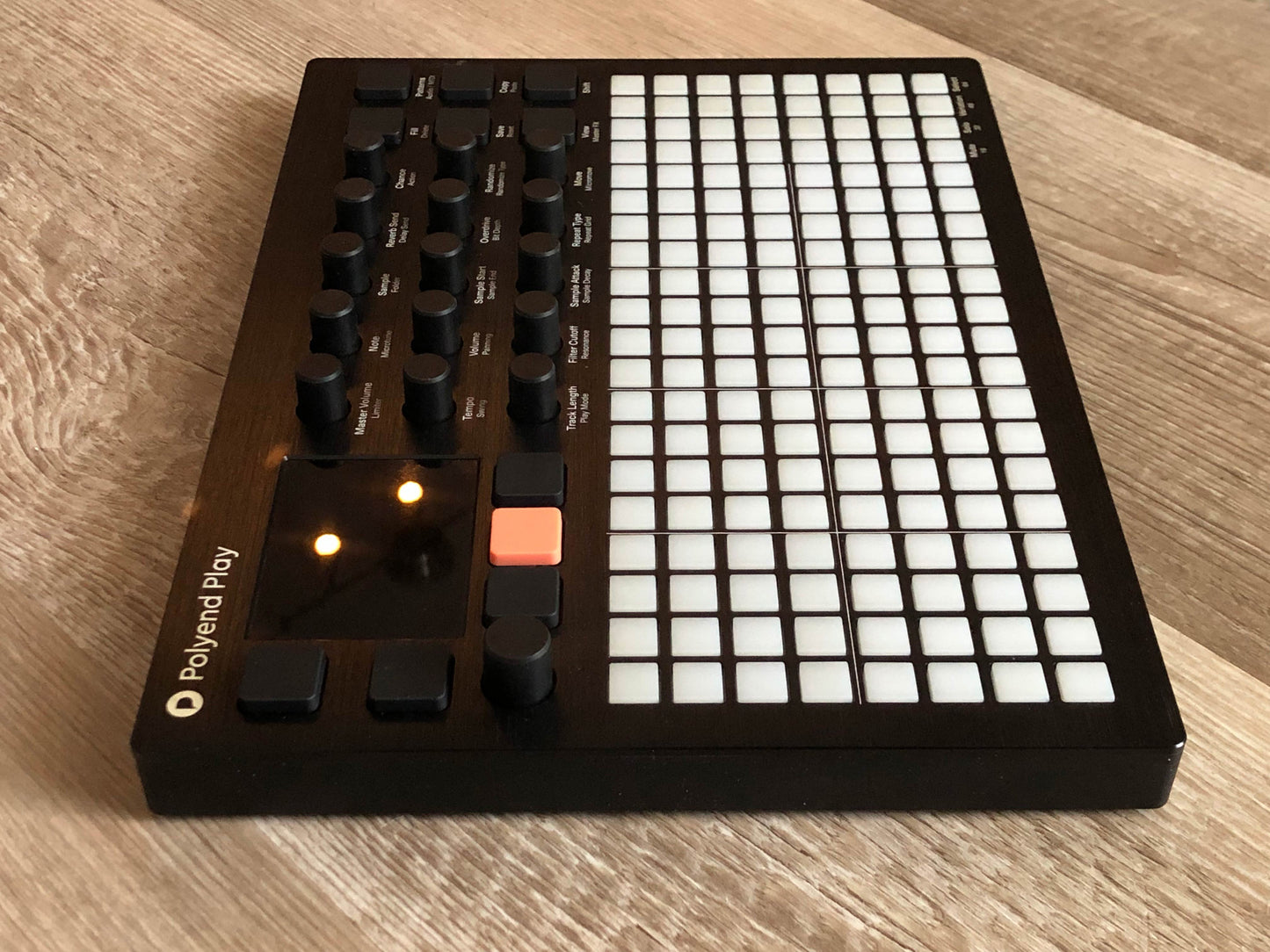 Polyend Play Groovebox w/ OG PSU, 64GB microSD, MIDI Adapter, Guide + Box