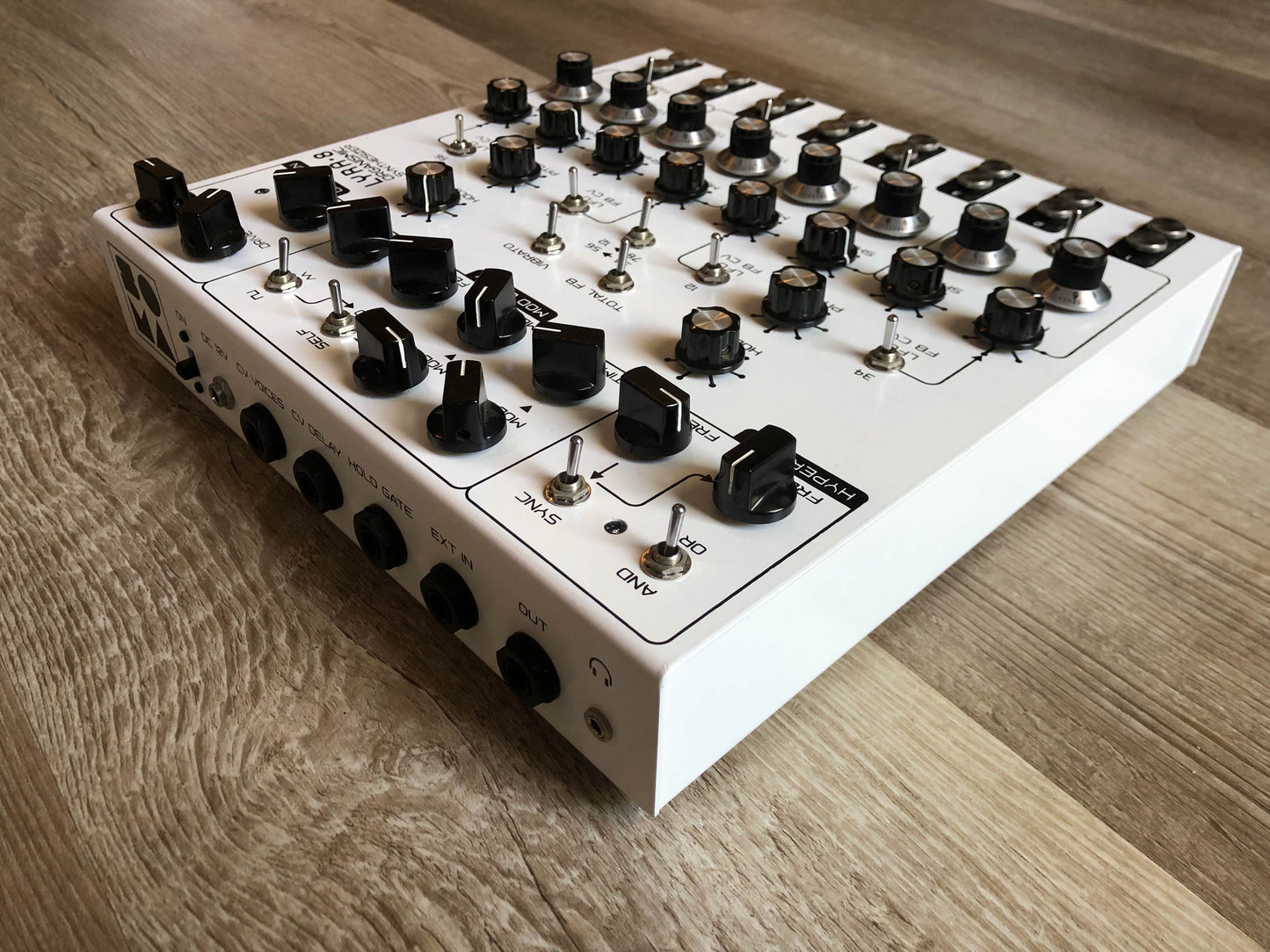 SOMA Laboratory Lyra-8 Organismic Synthesizer (White) w/ Original Box