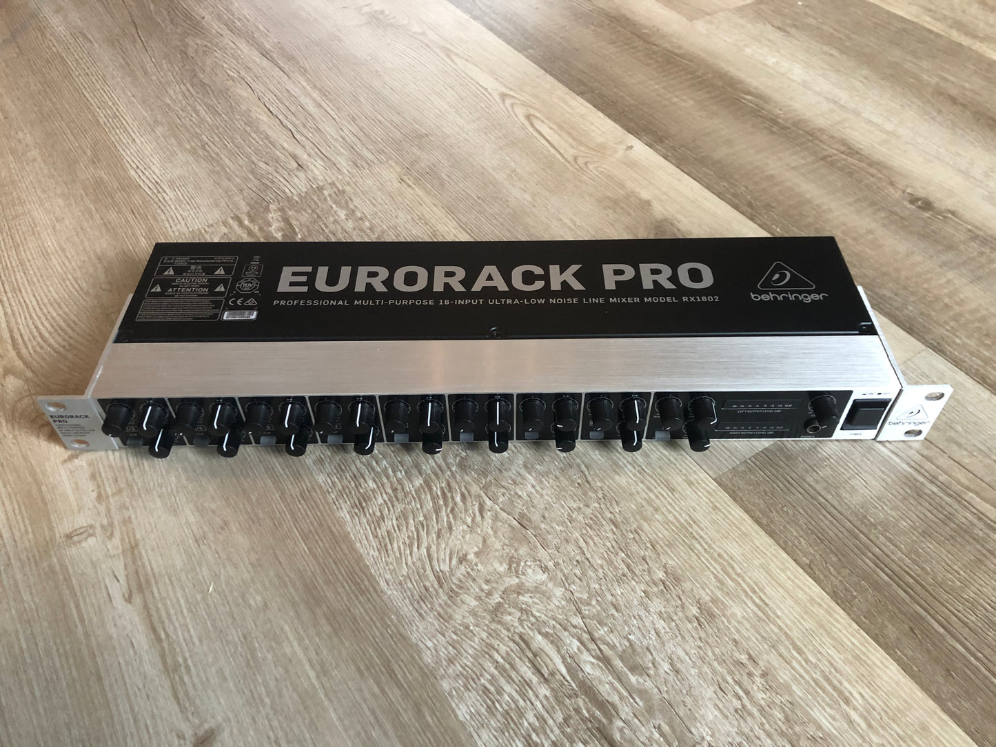 Behringer RX1602 16-Input Ultra-Low Noise Line Mixer (V1)