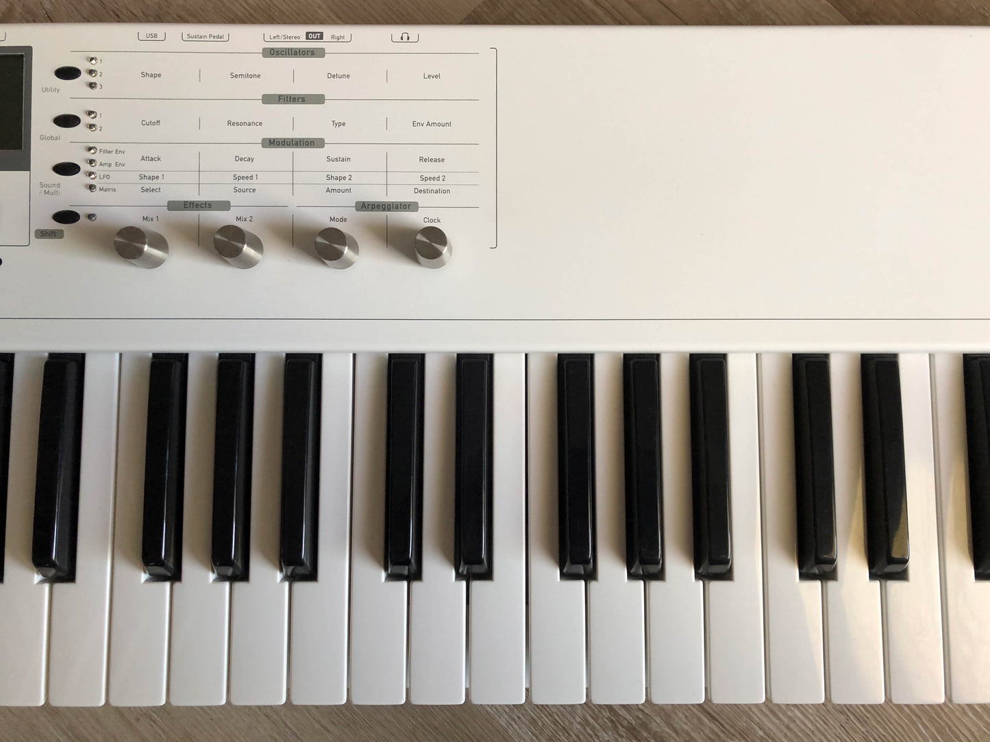 Waldorf Blofeld 49-Key Wavetable & Analog Modeling Synthesizer Mint w/ Original Box + Manual