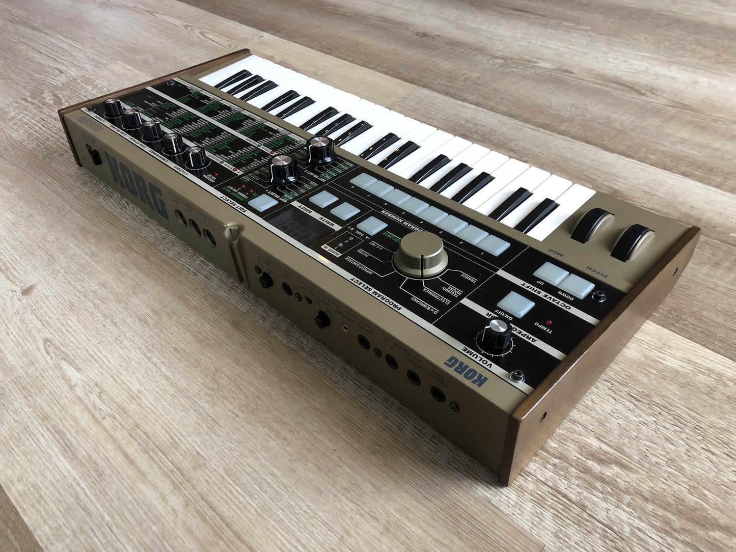 MicroKorg w/ Aftermarket Power Supply (no Mic / no Battery Power)