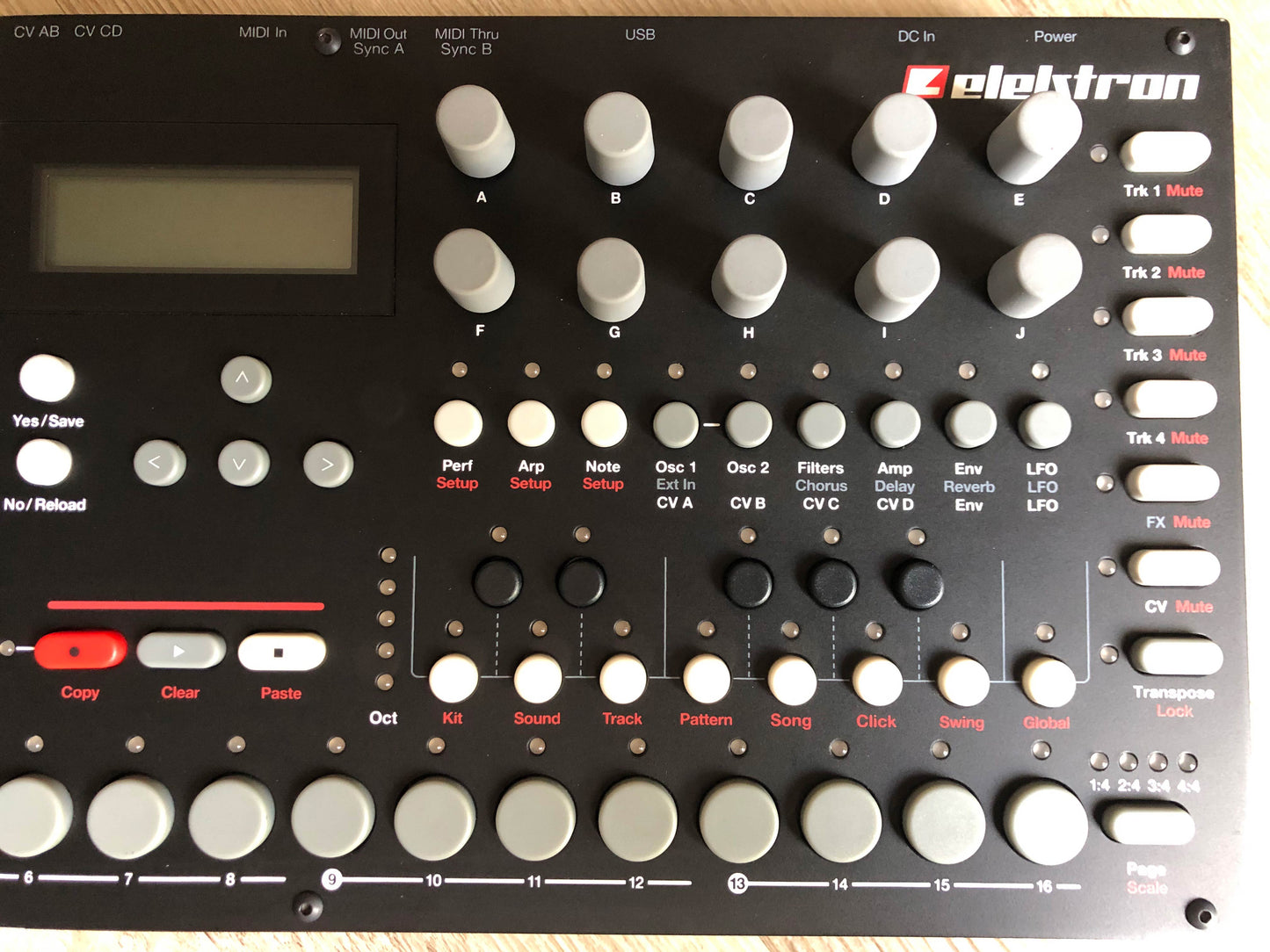 Elektron Analog Four MKI w/ OG PSU + New USB Cable