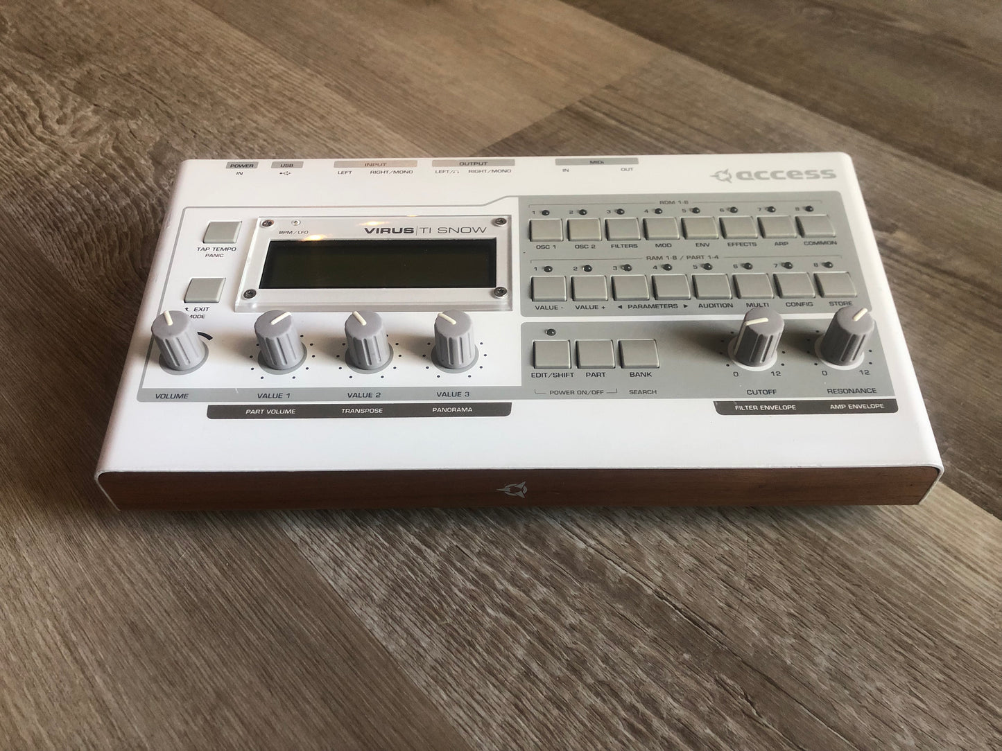 Access Virus TI Snow, All New Tacts & Pots, New Battery, LCD Bezel + PSU