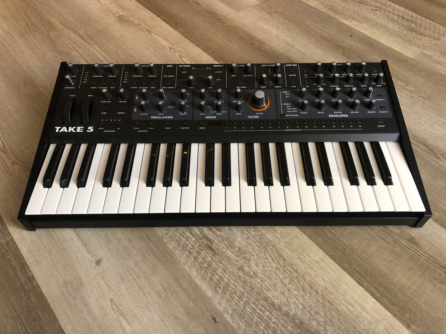 Sequential Take 5 Compact Polyphonic Analog Synthesizer w/ OG Box