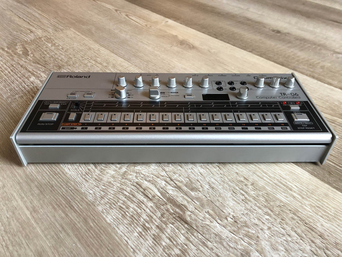 Roland TR-06 Boutique Series Drumatix Rhythm Machine w/ OG Box