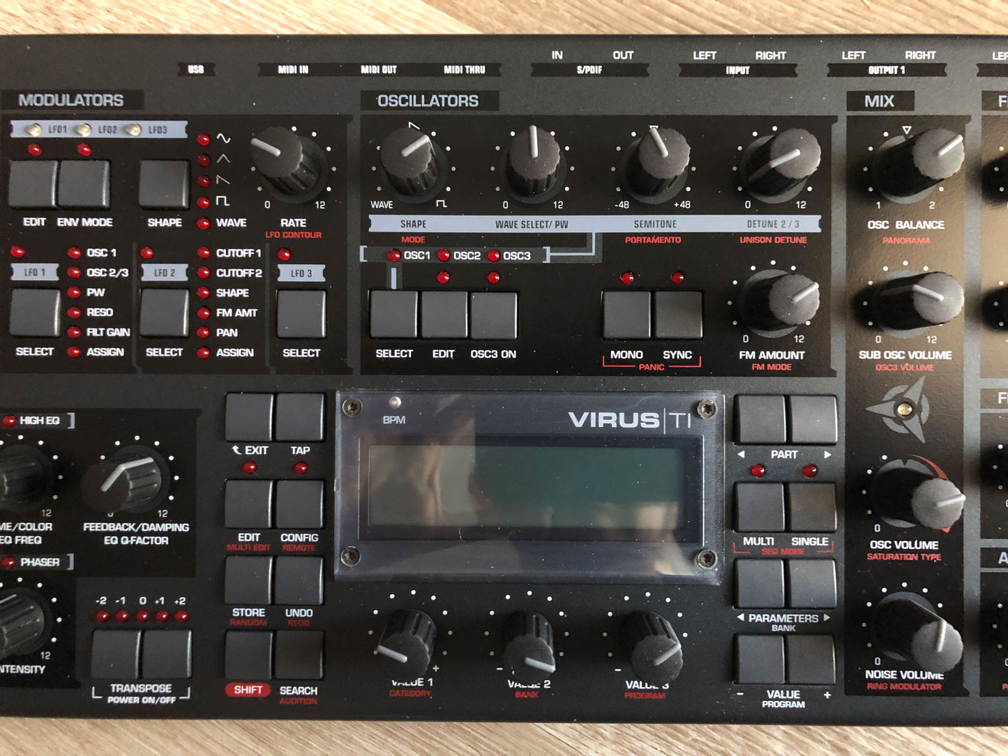 Access Virus TI Rack, All New Tacts, Battery + PSU, OS 5.1.7