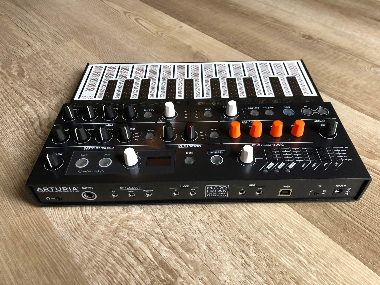 Arturia MicroFreak 25-Key Hybrid Synthesizer w/ OG PSU