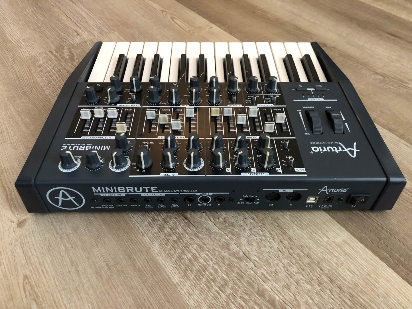 Arturia MiniBrute Analog Synthesizer, Excellent Condition (Not Sticky!) w/ PSU