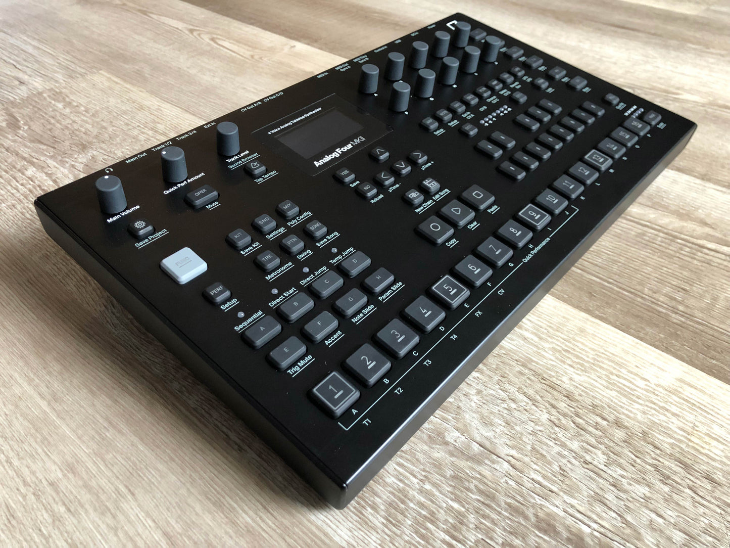 Elektron Analog Four MKII w/ New Encoder, OG PSU + New 7ft USB Cable