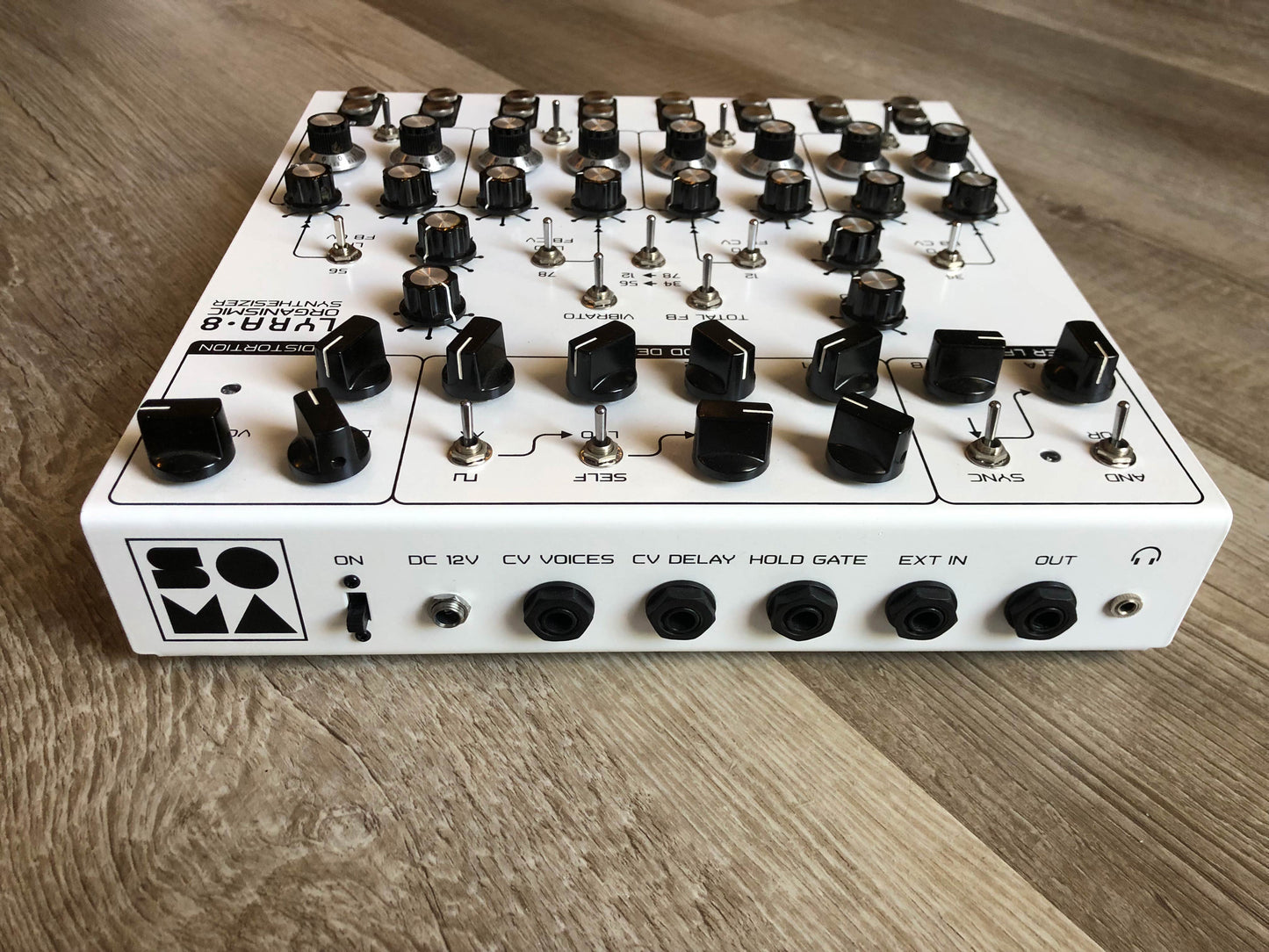 SOMA Laboratory Lyra-8 Organismic Synthesizer (White) w/ Original Box