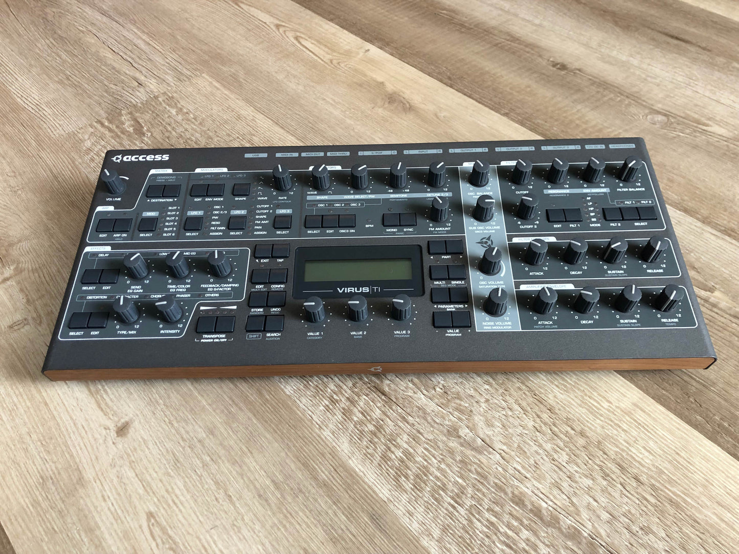 Access Virus TI2 Desktop Later Production Run w/ New PSU + USB Cable