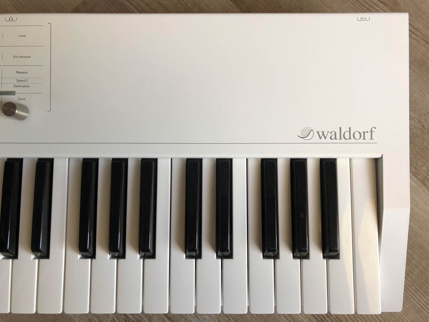 Waldorf Blofeld 49-Key Wavetable & Analog Modeling Synthesizer Mint w/ Original Box + Manual