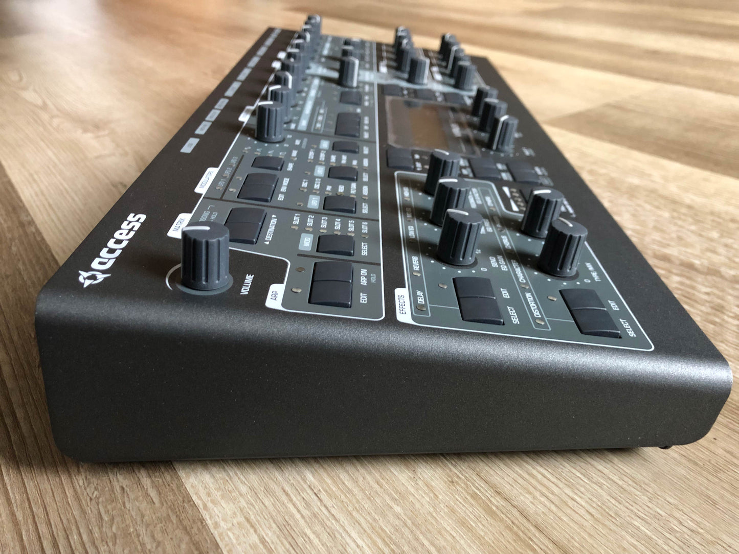 Access Virus TI2 Desktop in Mint Condition w/ OG PSU, OG USB Cable + New HQ USB Cable