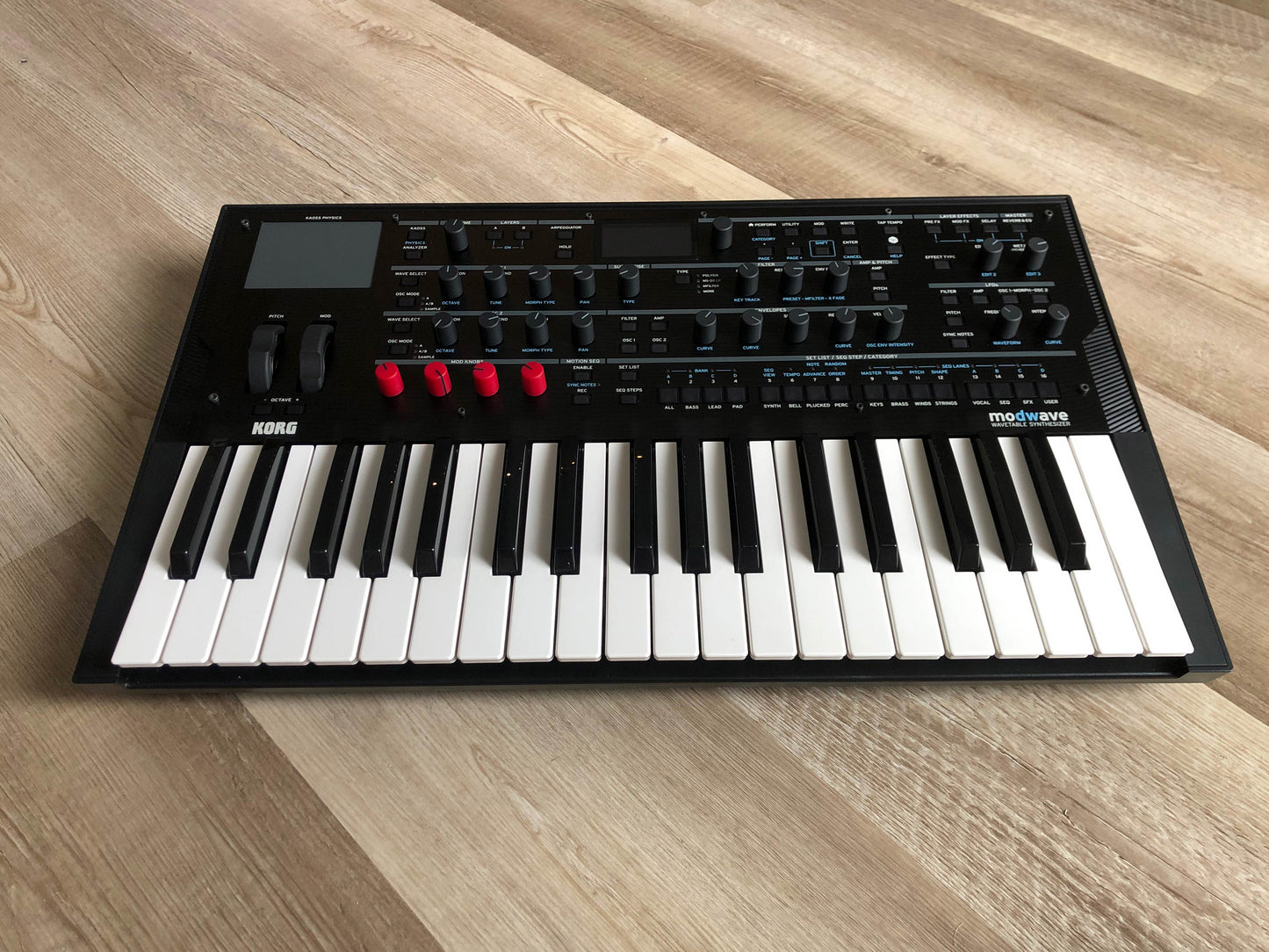 Korg Modwave MKI Wavetable Synthesizer w/ OEM PSU