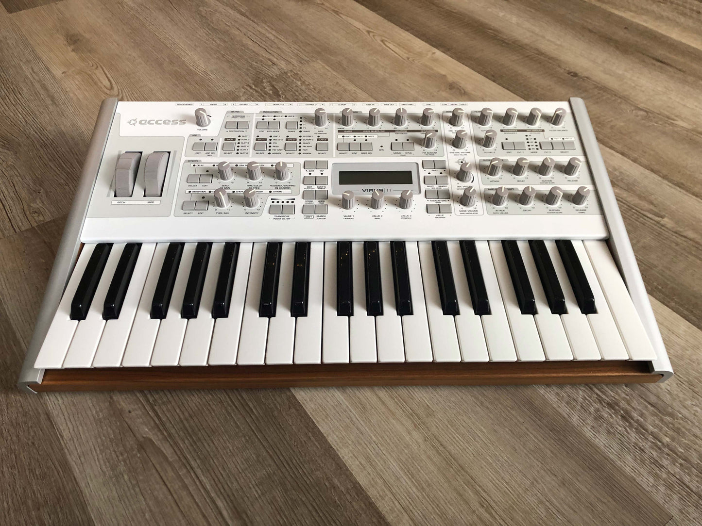 Access Virus TI2 Polar Nice and Clean w/ Power + USB Cable