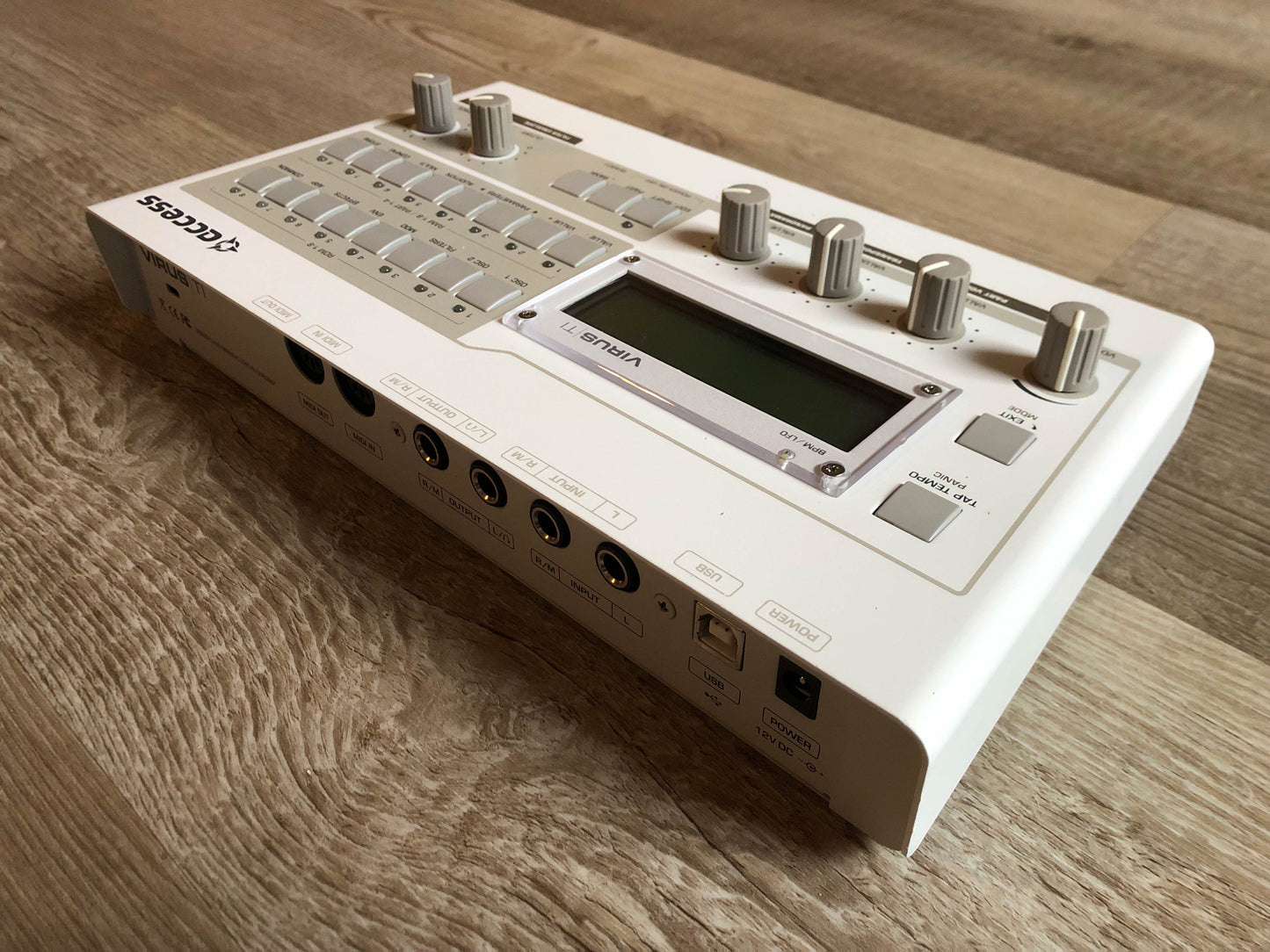 Access Virus TI Snow w/ All New Tacts, New Battery, PSU + New HQ USB Cable