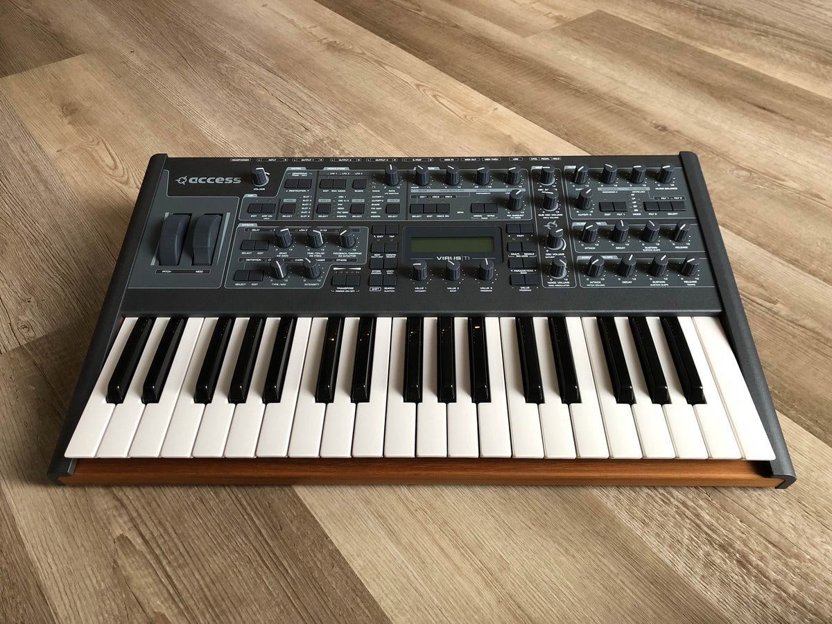 Access Virus TI2 Dark Star Super Clean w/ All New Keys, OEM Power Cable + HQ USB Cable