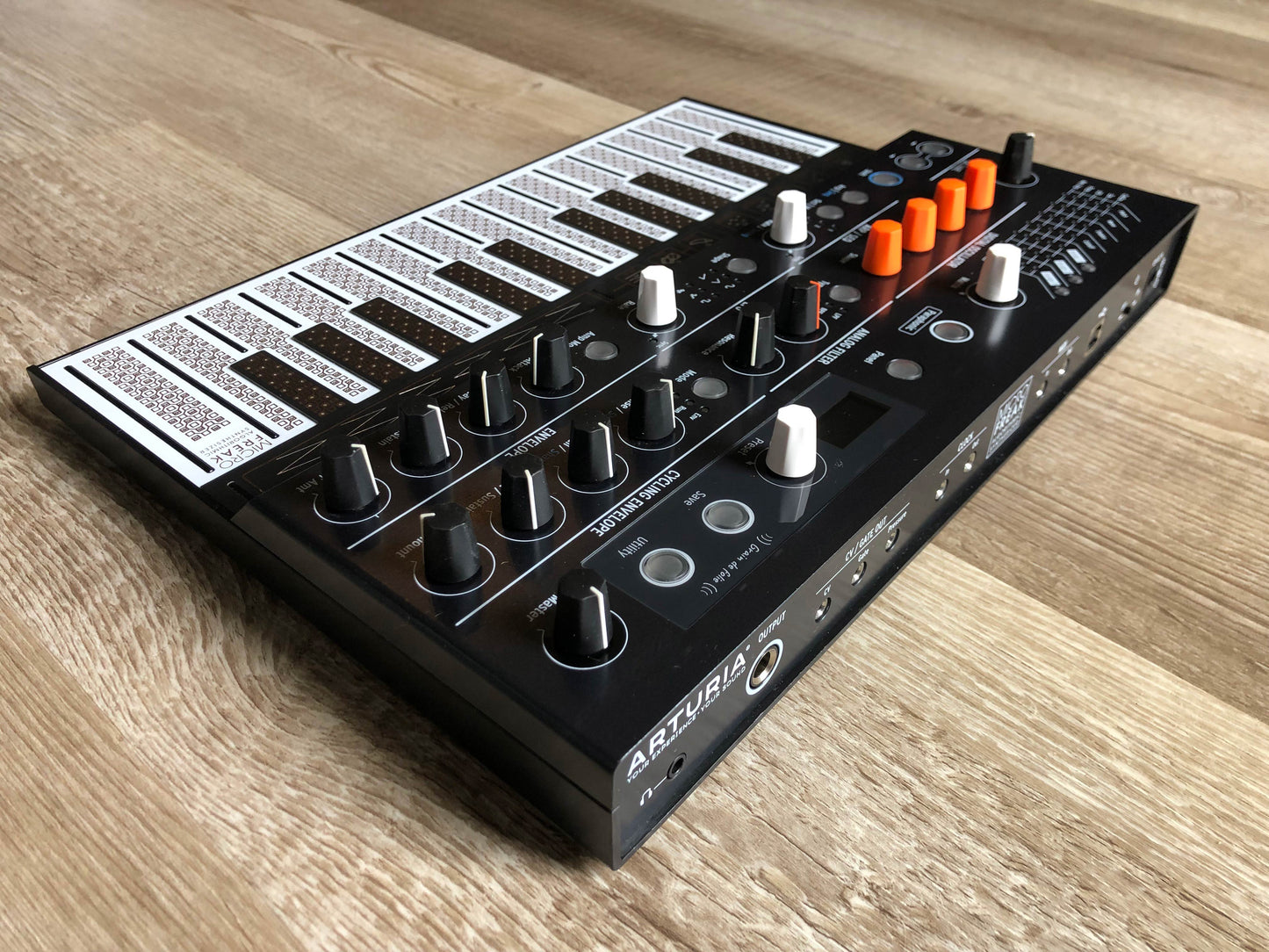 Arturia MicroFreak 25-Key Hybrid Synthesizer w/ OG PSU