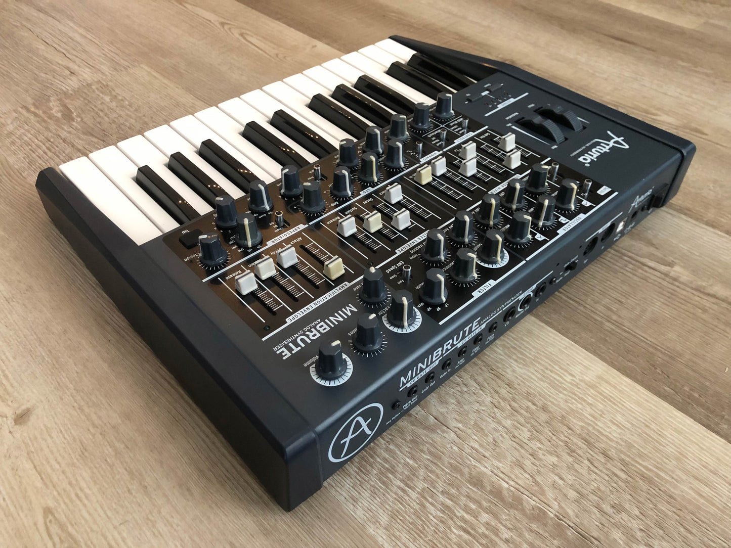 Arturia MiniBrute Analog Synthesizer, Excellent Condition (Not Sticky!) w/ PSU