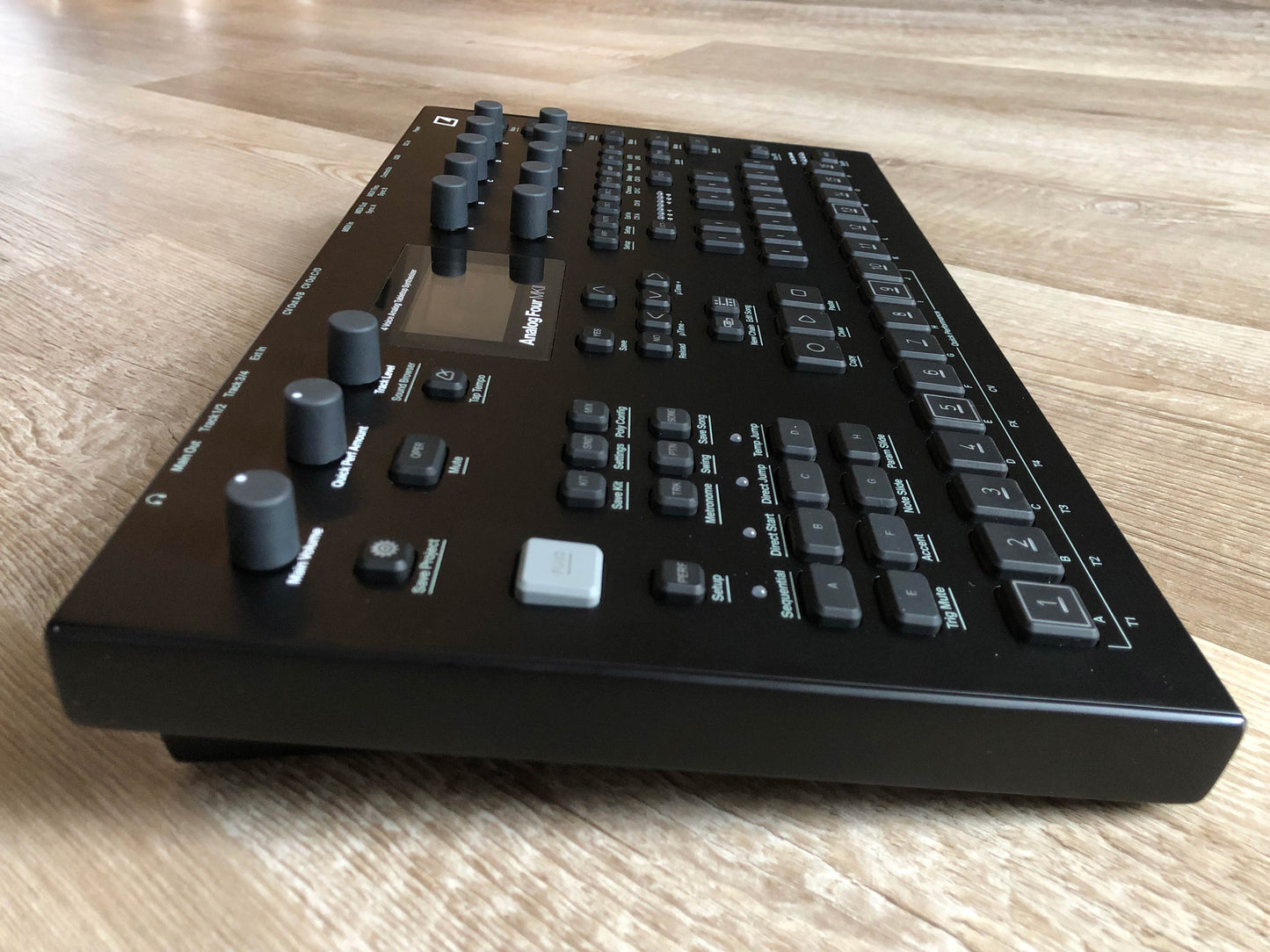 Elektron Analog Four MKII w/ New Encoder, OG PSU + New 7ft USB Cable