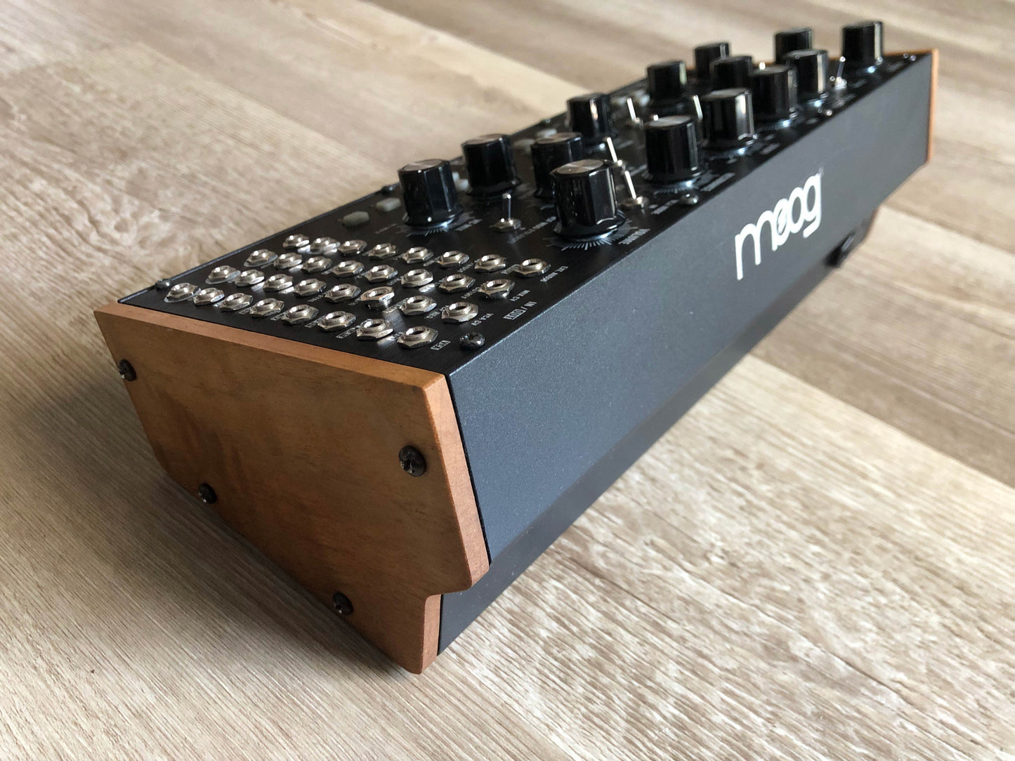 Moog Mother-32 Semi-Modular Analog Synthesizer Manual, 7 Patch Cables + PSU