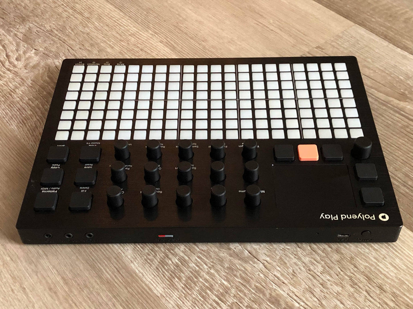 Polyend Play Groovebox w/ OG PSU, 64GB microSD, MIDI Adapter, Guide + Box