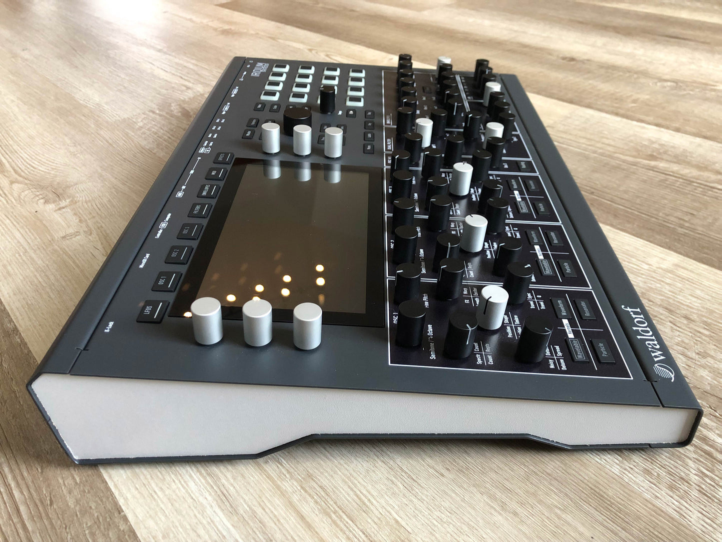 Waldorf Iridium Desktop MKI 16-Voice Synthesizer w/ OG Box, Manual + PSU